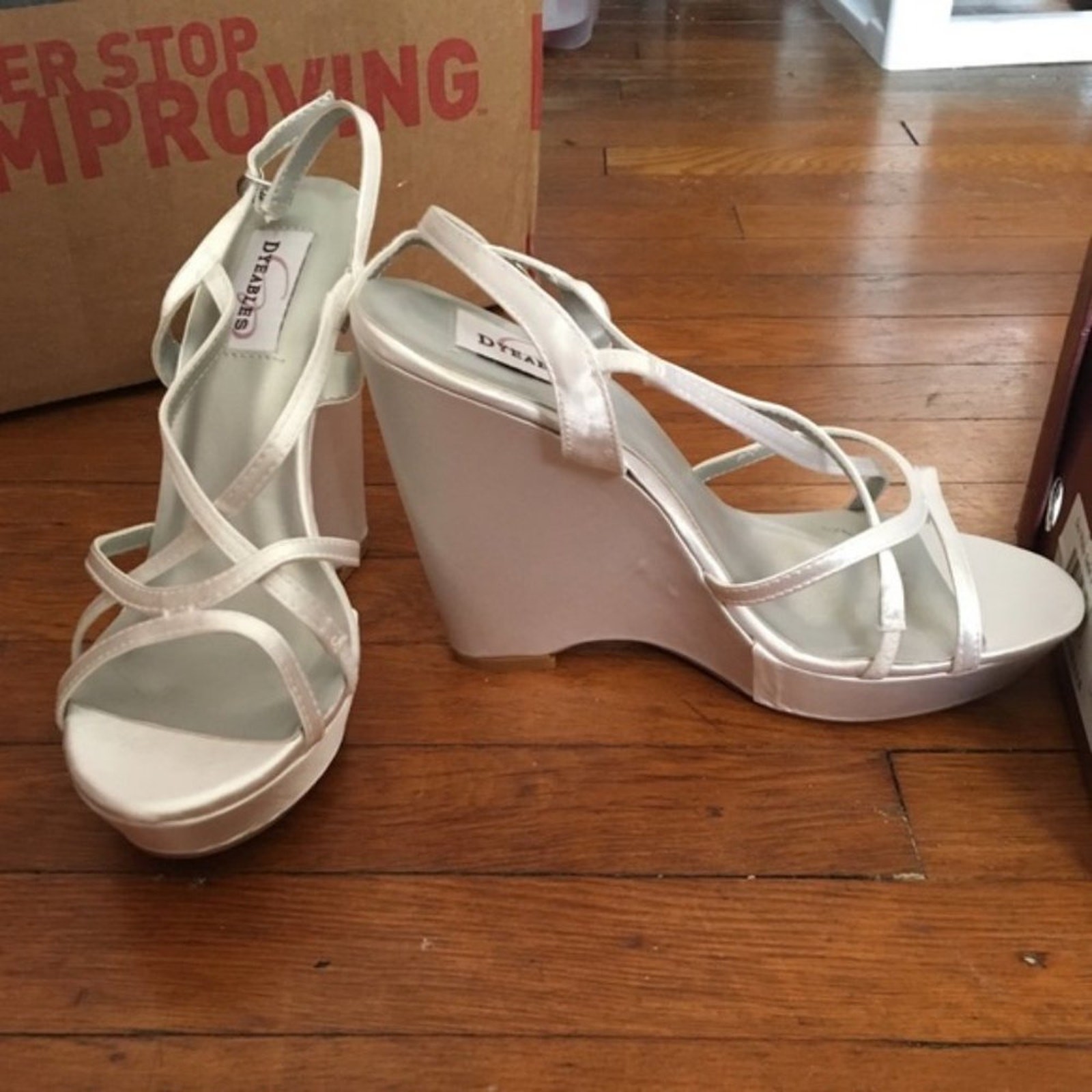 Dyeables Dee White Satin Wedge Sandals White 9.5 New in Box