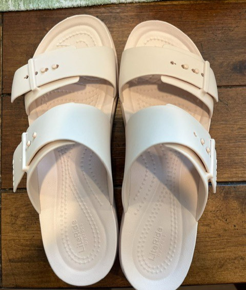 Crocs Brooklyn Buckle Low Low Slide Sandals Women’s Size 8 Blush Pink NWOT