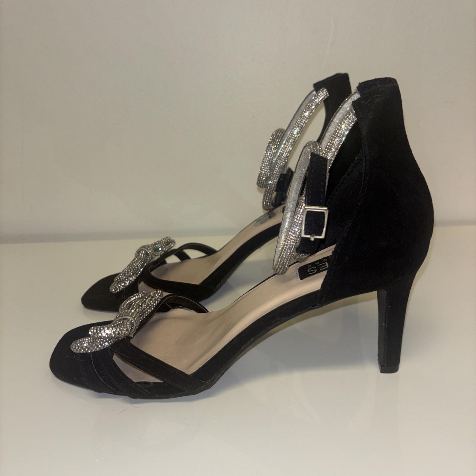 Jones New York Black Rhinestone Bow Ankle Strap Evening Heels Sandals 9.5