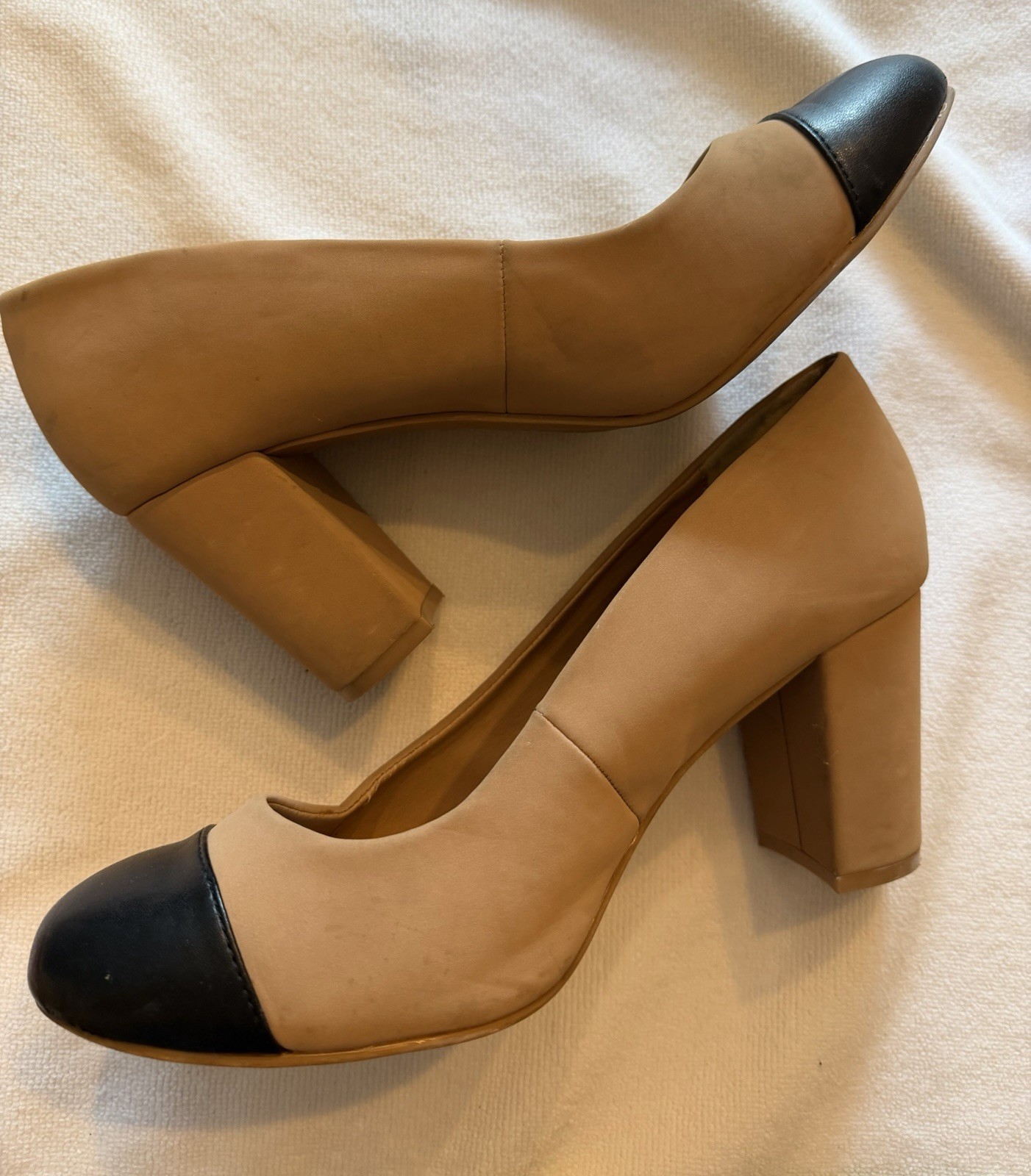 Torrid Leather Cap Toe Block Heel Pumps Beige/Black Slip-On Women’s 9W