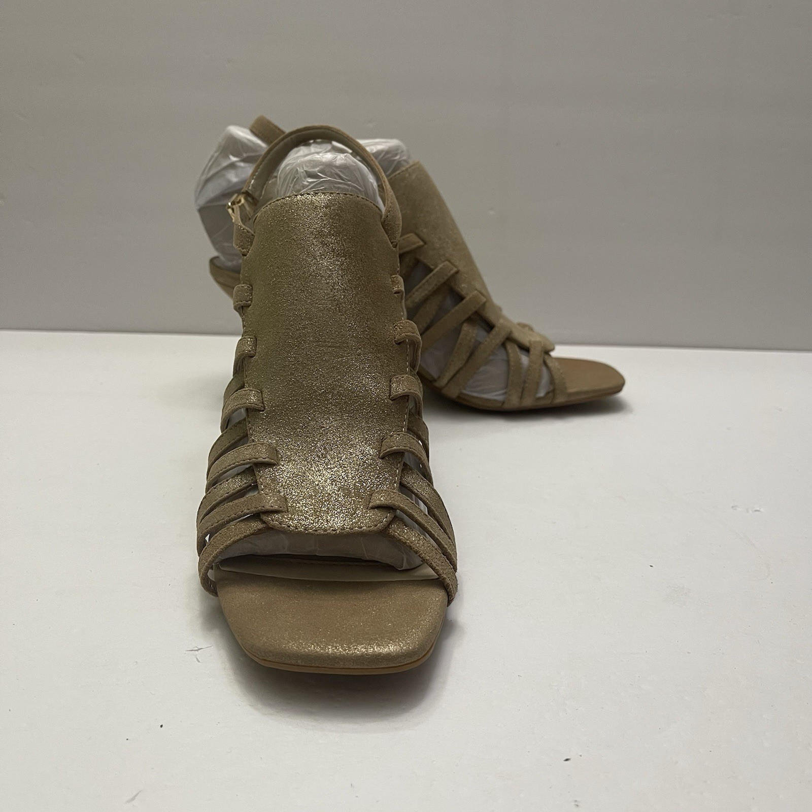 Alex Marie Angelee Strappy Soft Gold Heels Sandals Size 8 NEW Holiday Party