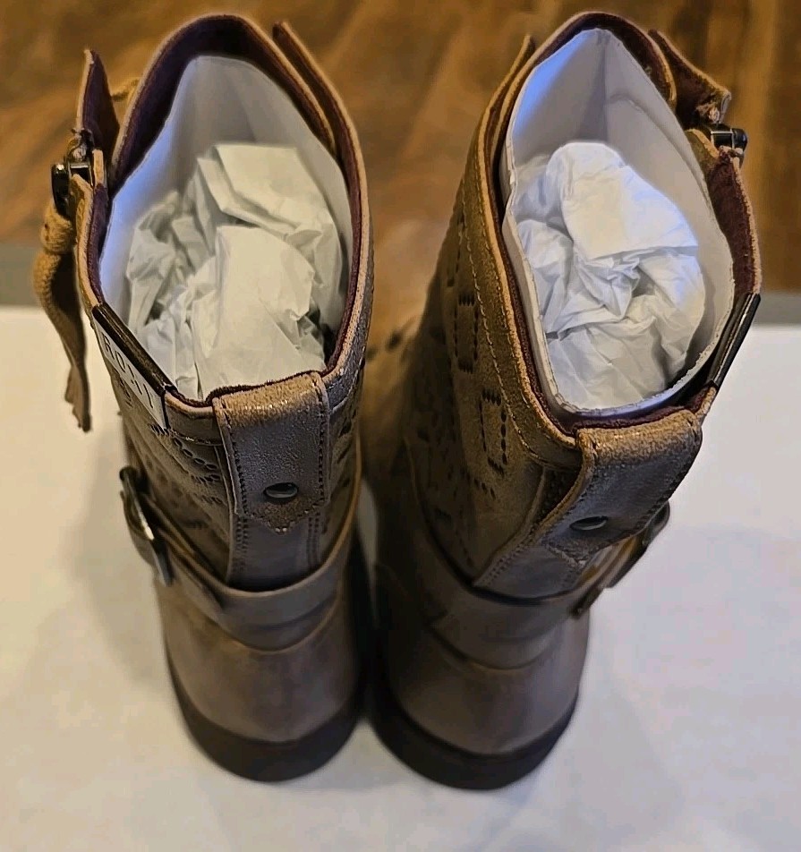 Roxy Tierra ARJB700263 Side-Zip Boots Beige Women’s Size 8 (New See Description)