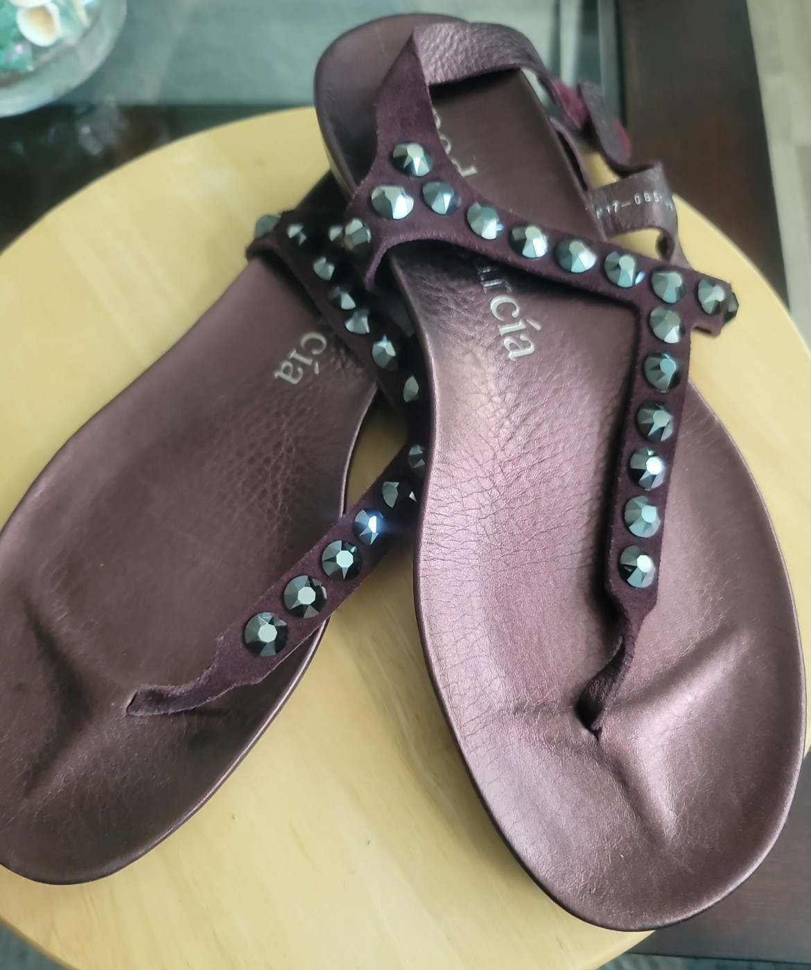 Pedro Garcia Judith Crystal Studded Thong Sandals Burgundy Suede Size 39 US 8.5