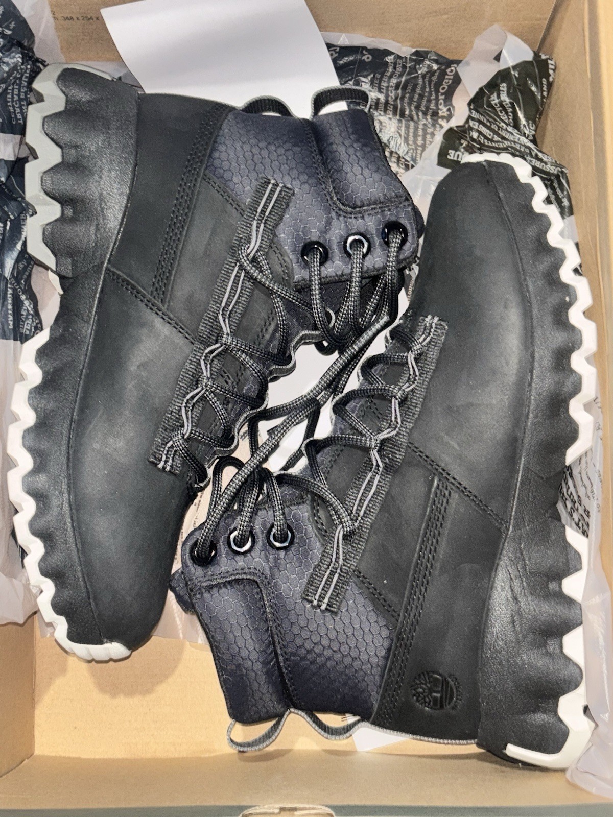 Timberland Women 7 Black Nubuck GreenStride Edge Waterproof Hiking Boots