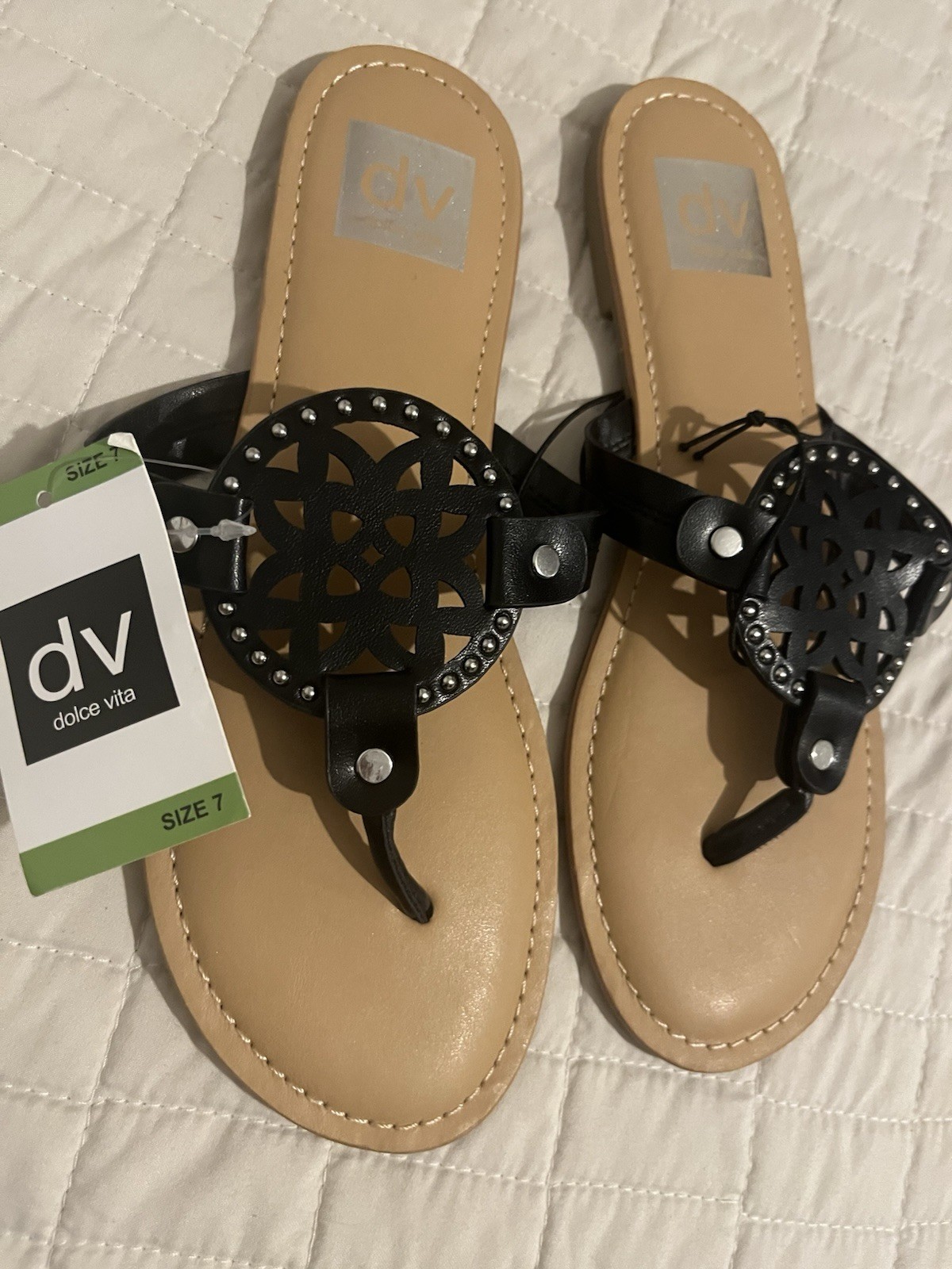 DV by Dolce Vita Gotie Sandals Black Studded Laser Cut Medallion Thong Flat 7