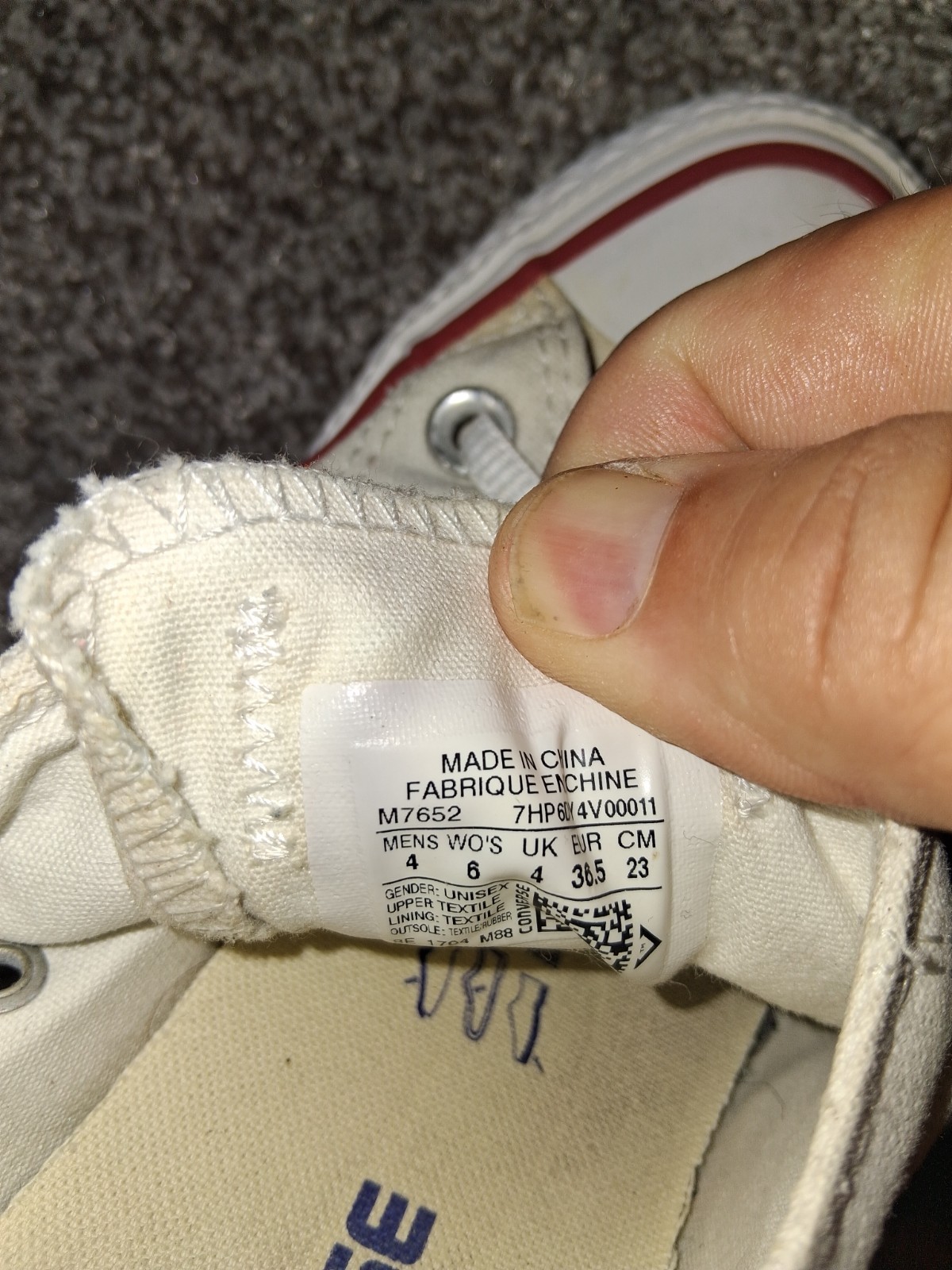 Converse Chuck Taylor All Star Low Top White Canvas Sneakers Mens [4] Womens [6]