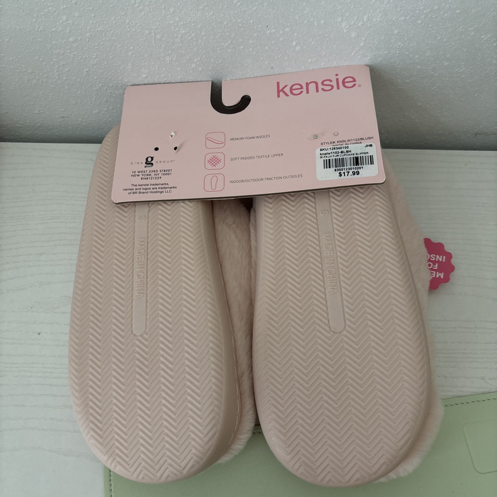 Kensie Faux Fur Pastel Pink Women’s Slippers Size (6/7)