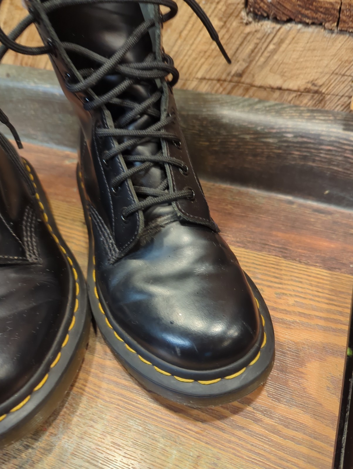 DR MARTENS Womens 1460 Smooth Black Leather Boots-Eight Eye Lace Up-US Sz 7
