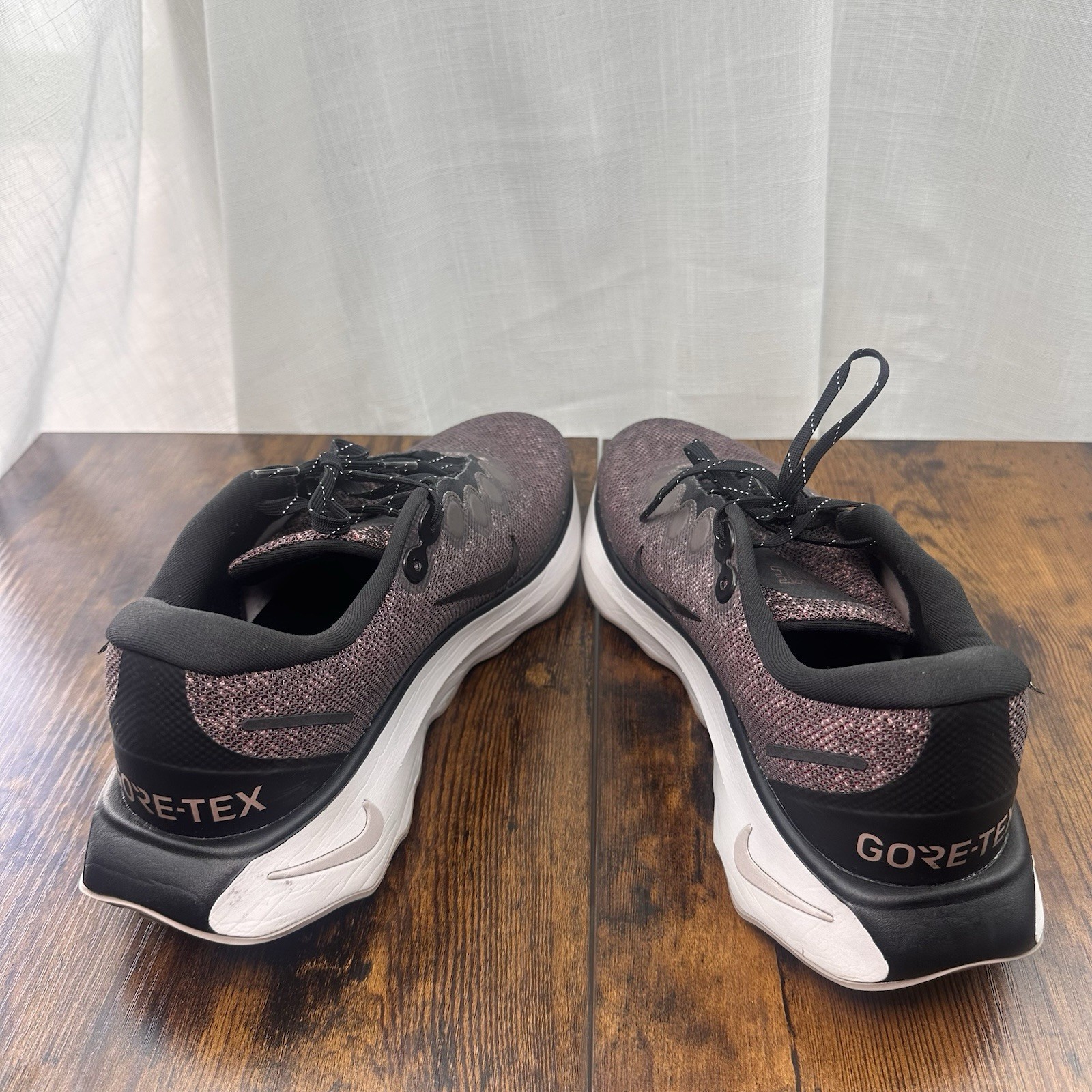 Nike Motiva GORE-TEX Cave Stone Black Waterproof Shoes Women’s 13 Men’s 11.5