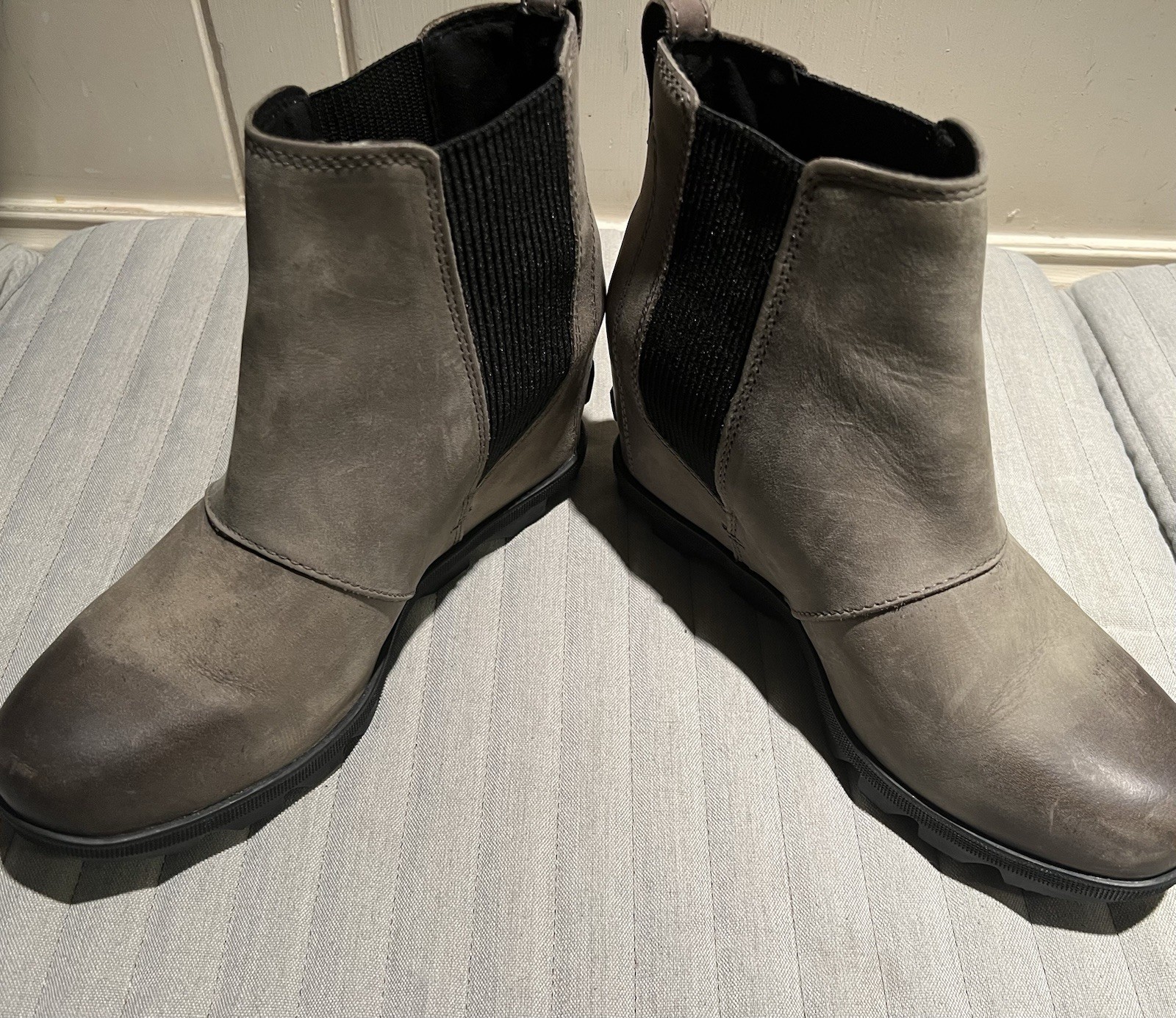 Sorel Joan Of Arctic Women’s 9 Green Wedge II Chelsea Ankle Boot NL3022-052