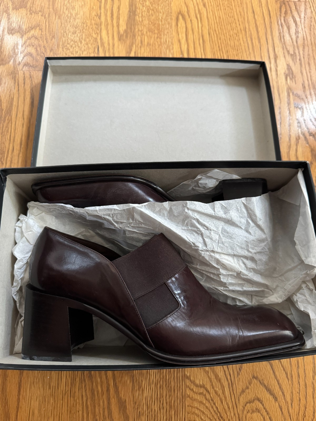Via Spiga Swift Chocolate Kerala Calf Size 7.5 – New