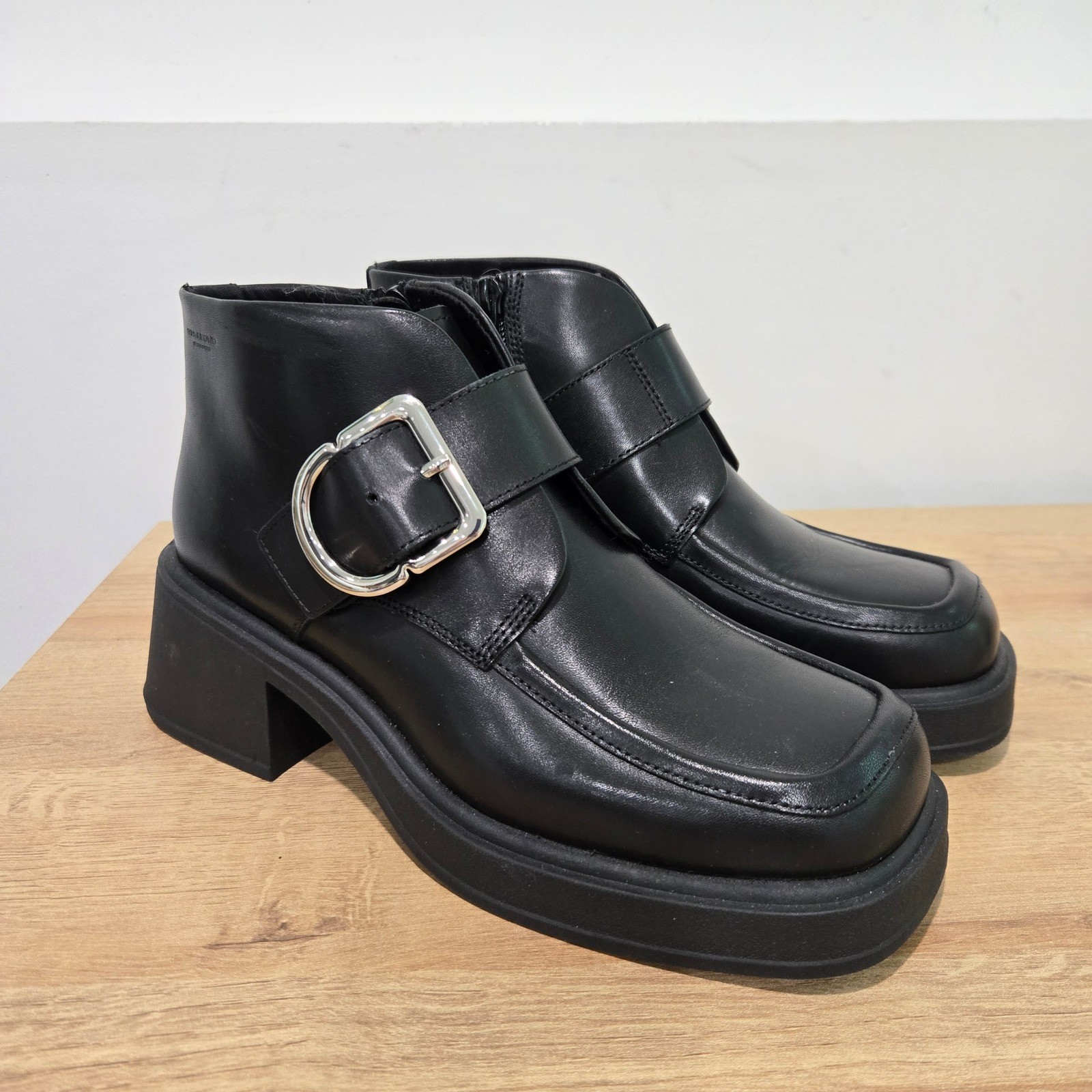 Vagabond Dorah Ankle Boots Women 38 / 8 Black Leather Buckle Square Toe Zip