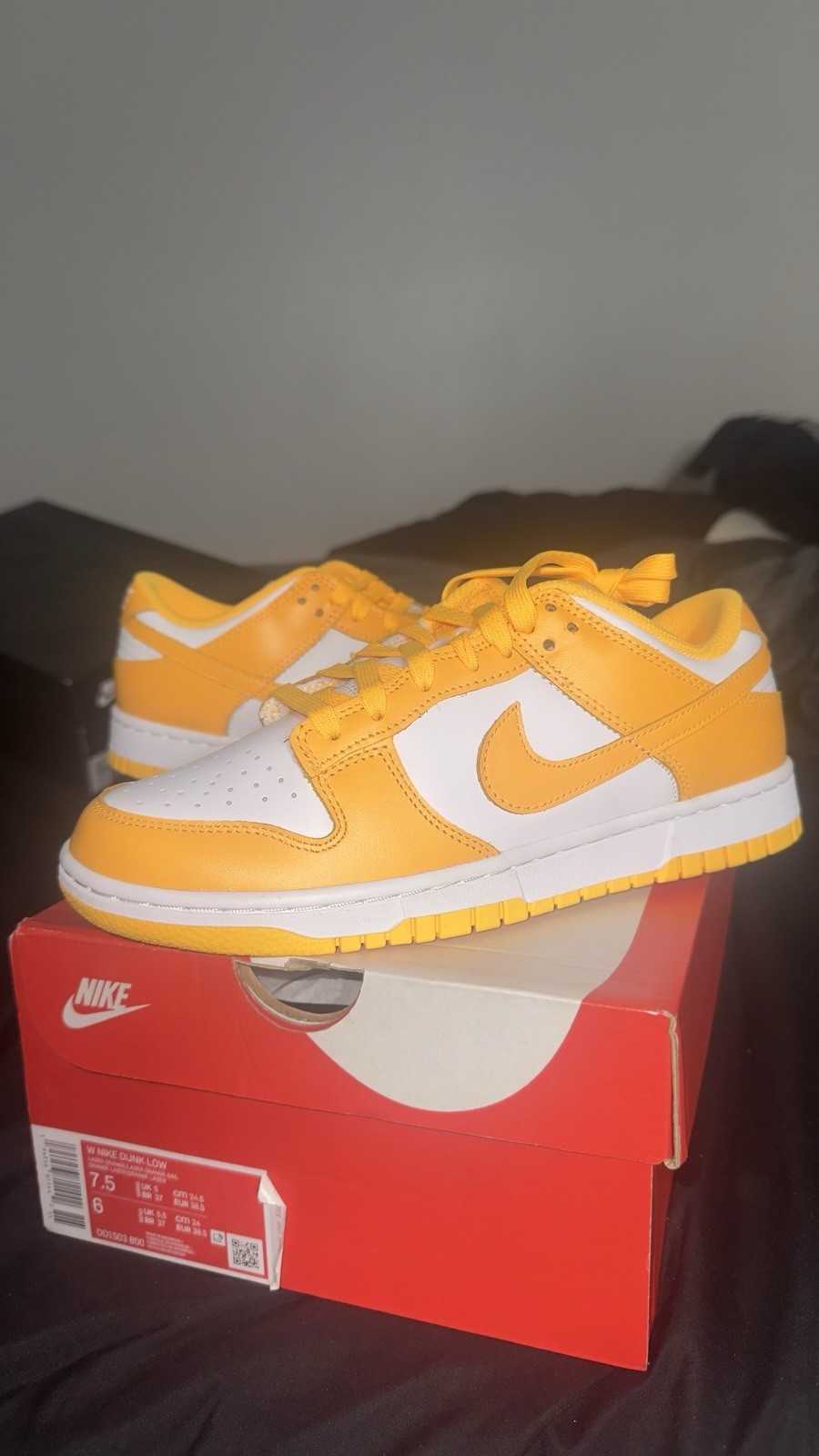 Nike Dunk Low Lazer Orange Women Size 7.5 DD1503-800