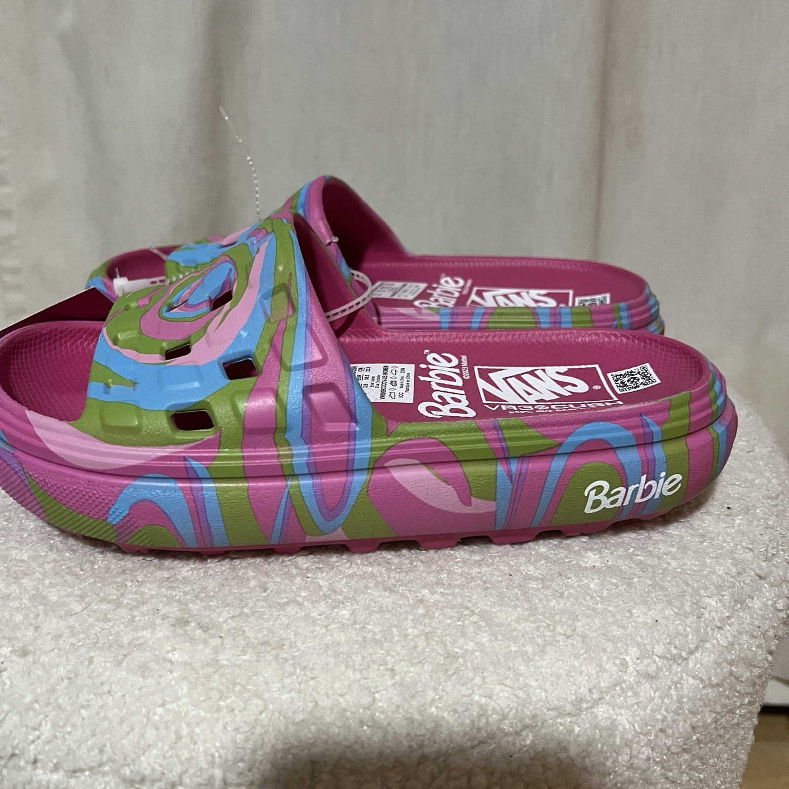Barbie x Vans Vr3 Cush Slides Sz 6 Sandals Slip-on Flats Pink Wavy NWT No Box