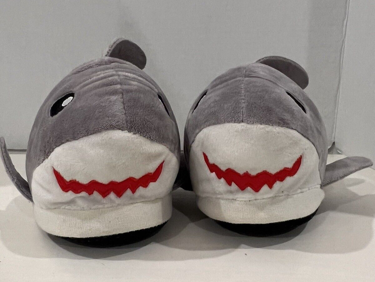 Plush Shark Slippers Women’s Size M 7-8 Soft Comfy Slip On New