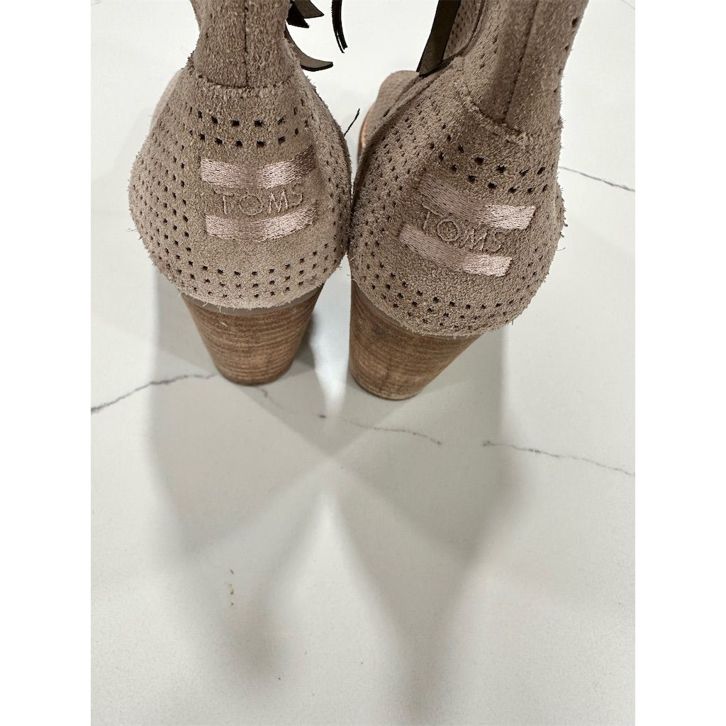 TOMS Women’s sz 10 Majorca Peep Toe Booties Tan Suede Mid Heel Zip