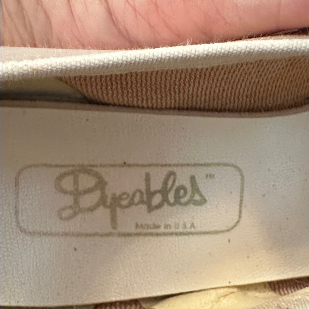 Vtg Dyeables «Cheers» Creamy White Satin Dressy Mary Jane Pointy Toe Low Pumps