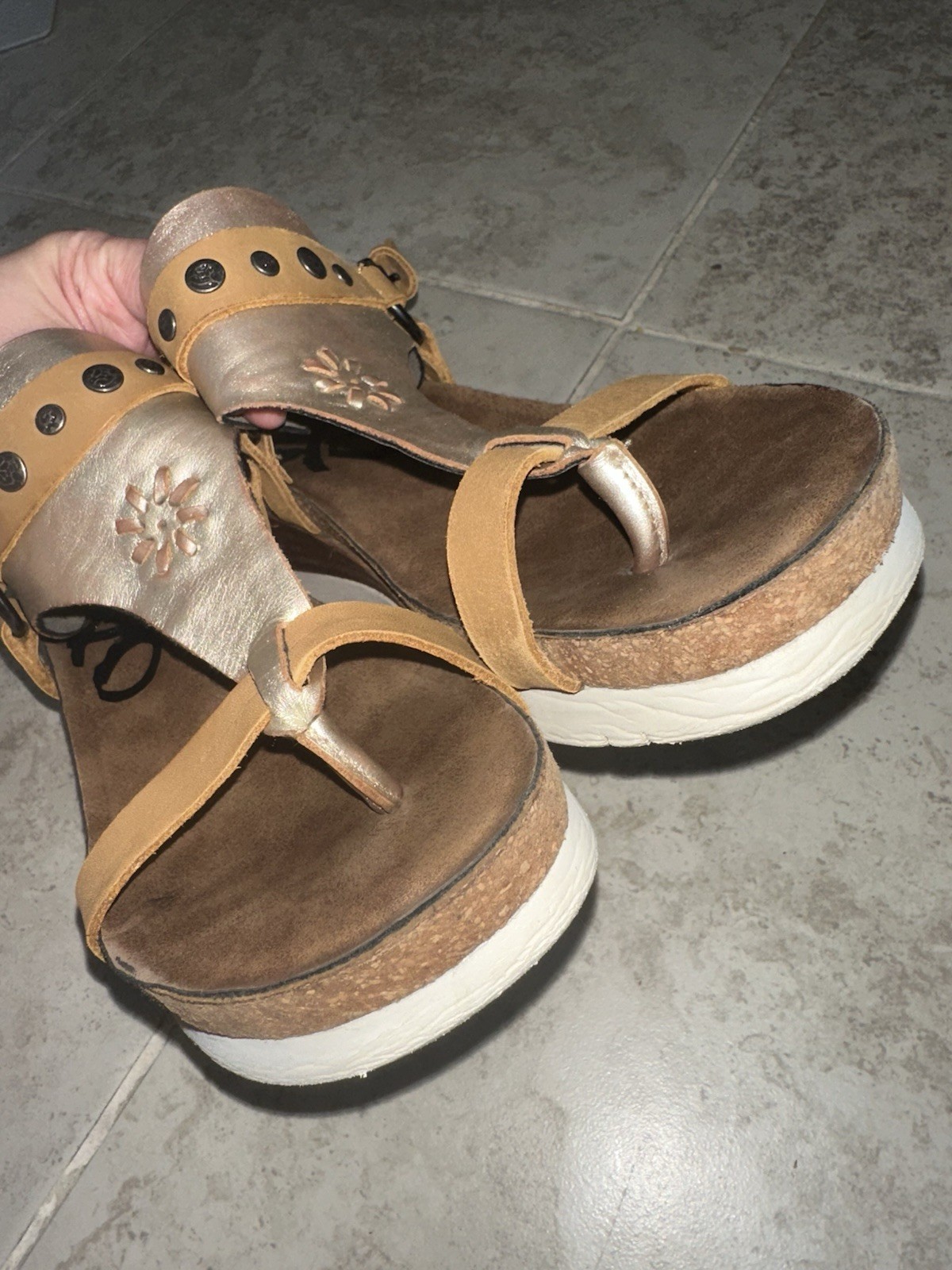OTBT Boho Maverick Leather Studded Metallic Wedge Sandals Floral Detail Size 8
