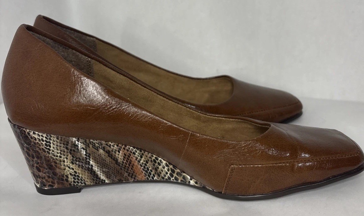 Aerosoles Solid Brown Upper Snake Skin Print Comfort Casual Wedge Pump Sz 9M NEW