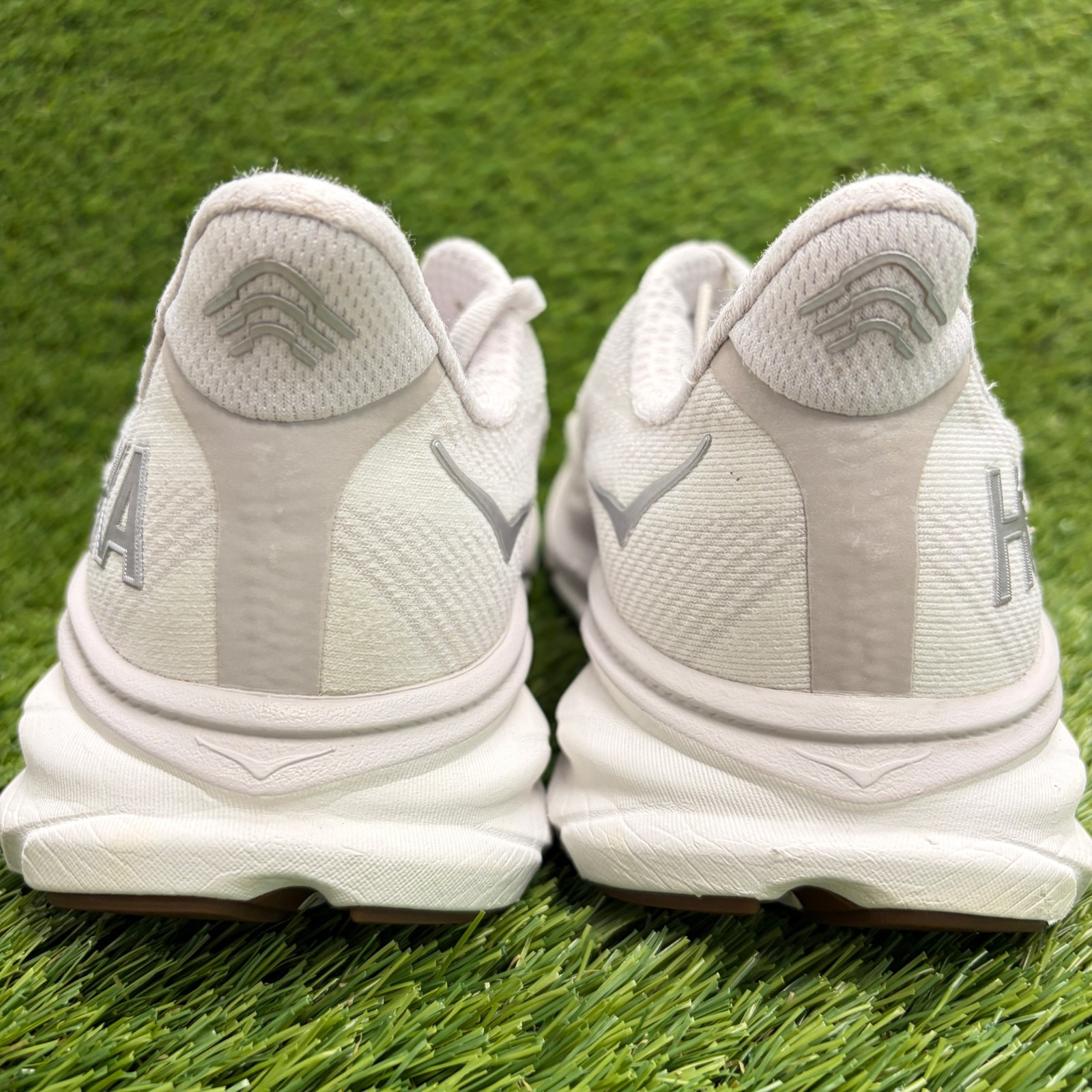 Hoka One One Clifton 9 Womens Size 9 White Gray Athletic Running Shoes Sneakers