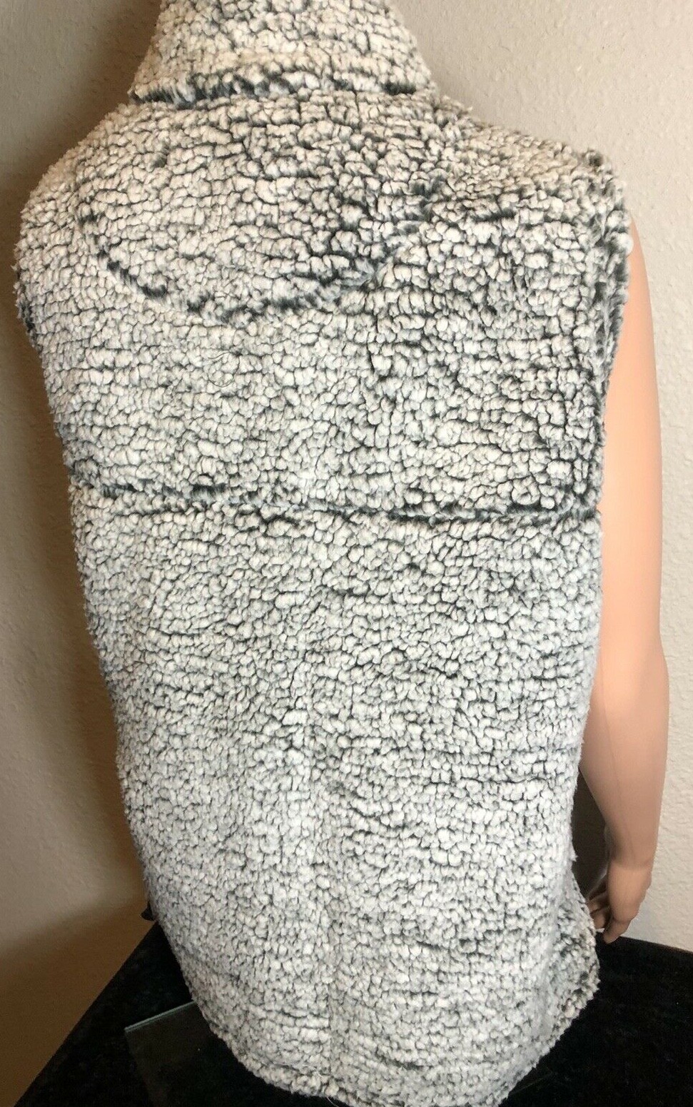 Full Zip Sherpa Vest / Light Grey / Woman’s / NWT / So Soft