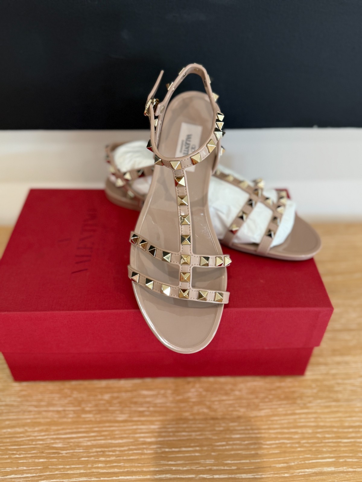 NIB Valentino Rockstud Jelly Flat Gladiator Sandals Size 37 Poudre/Nude/N