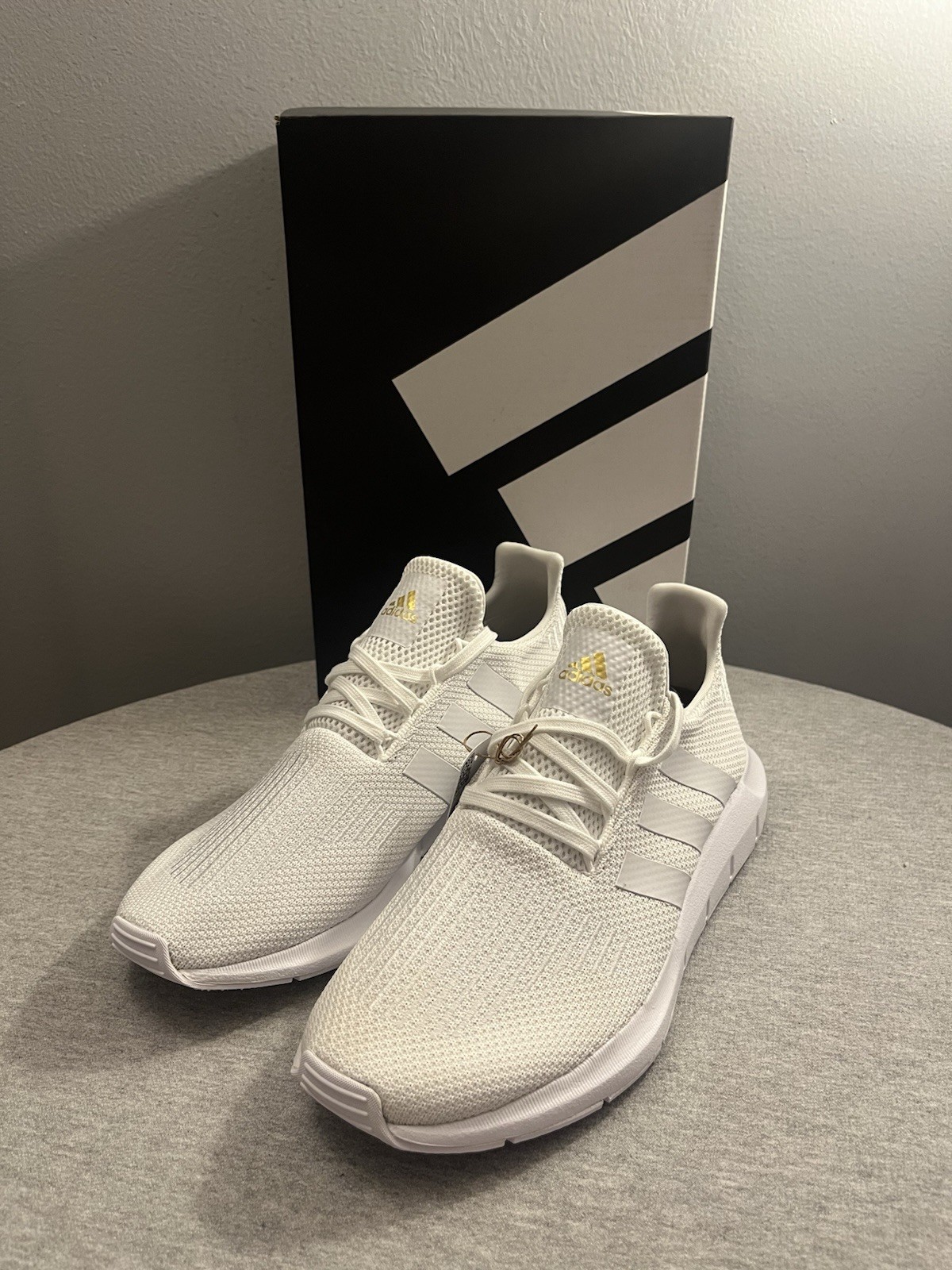 Adidas Swift Run 1.0 Cloud White Gold Women’s Running Shoe Size 8.5 IE7480