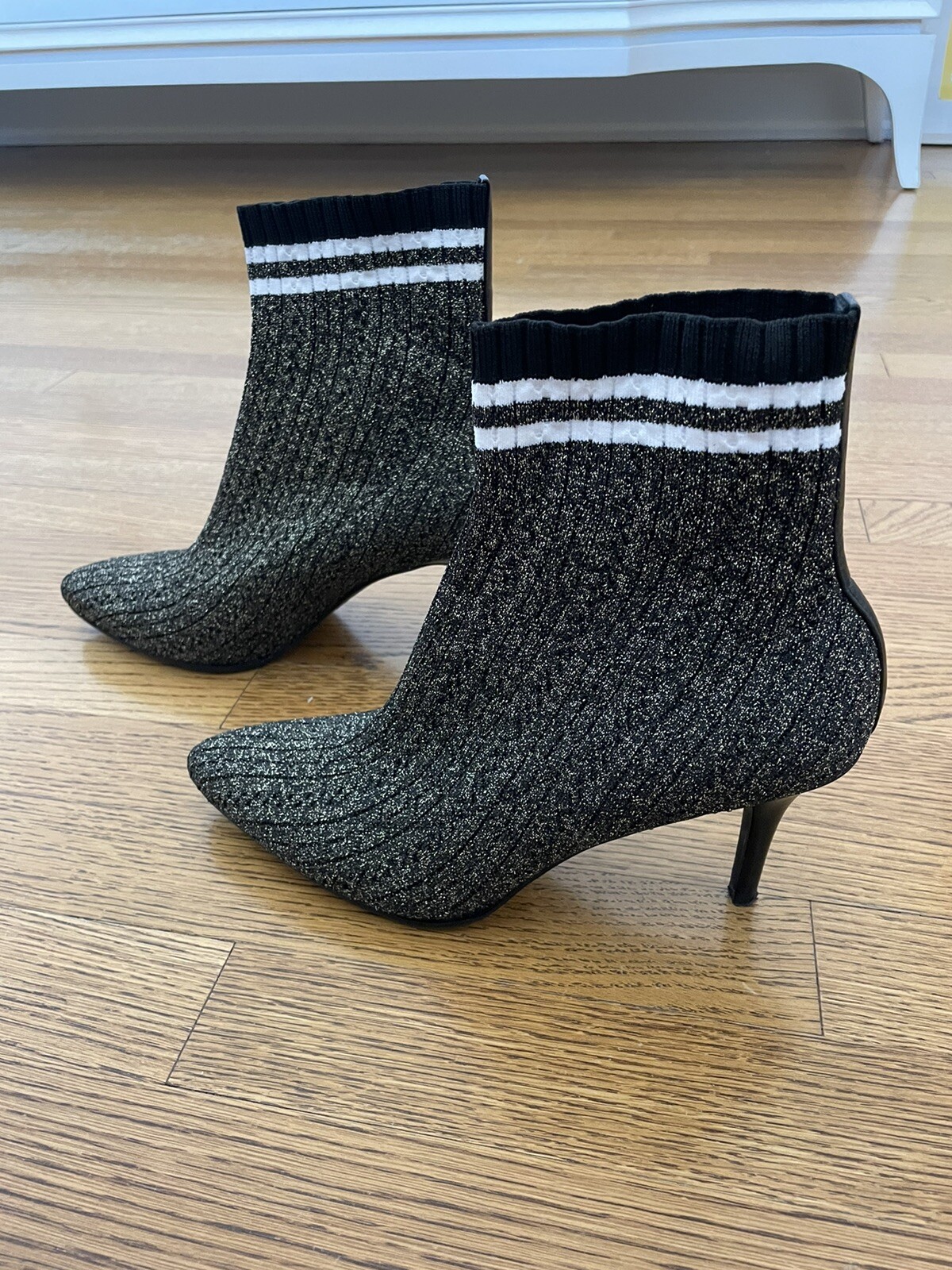 Stuart Weitzman Waverly Black Gold Metallic Sock Stretch Knit Ankle Booties 9