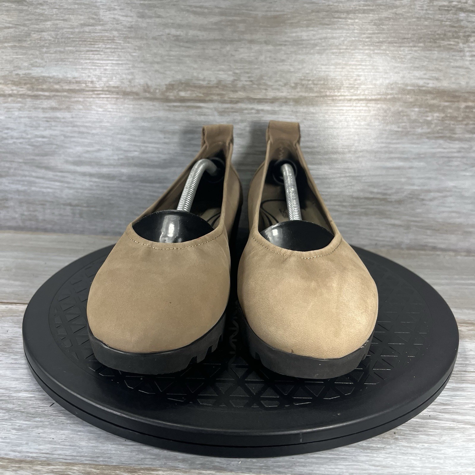 Aetrex Women’s Brianna Taupe Nubuk Leather Ballet Flat Size 8.5