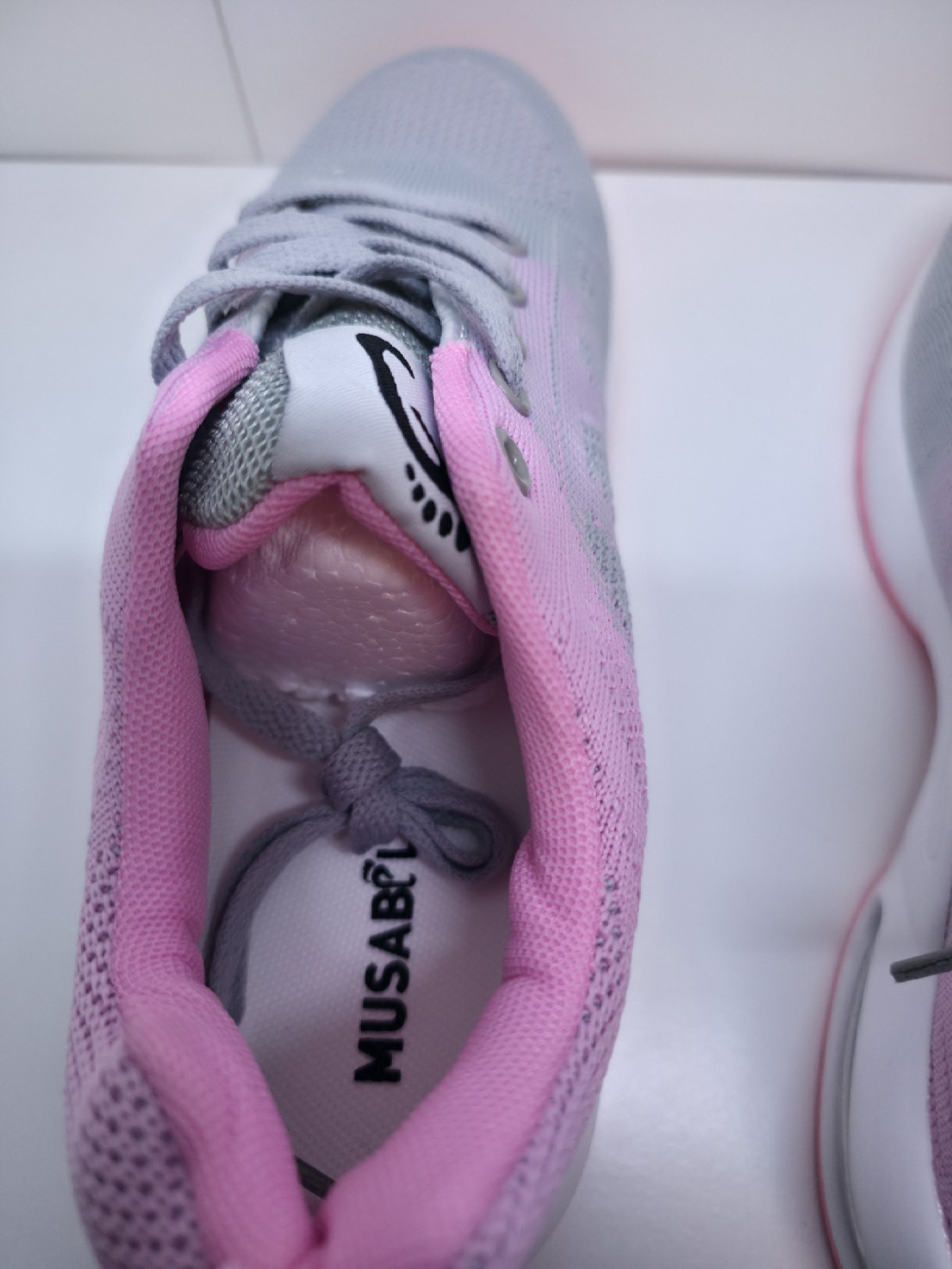MUSABLA Women’s Knit Breathable Low Top Lace-Up Sneakers Gray Pink