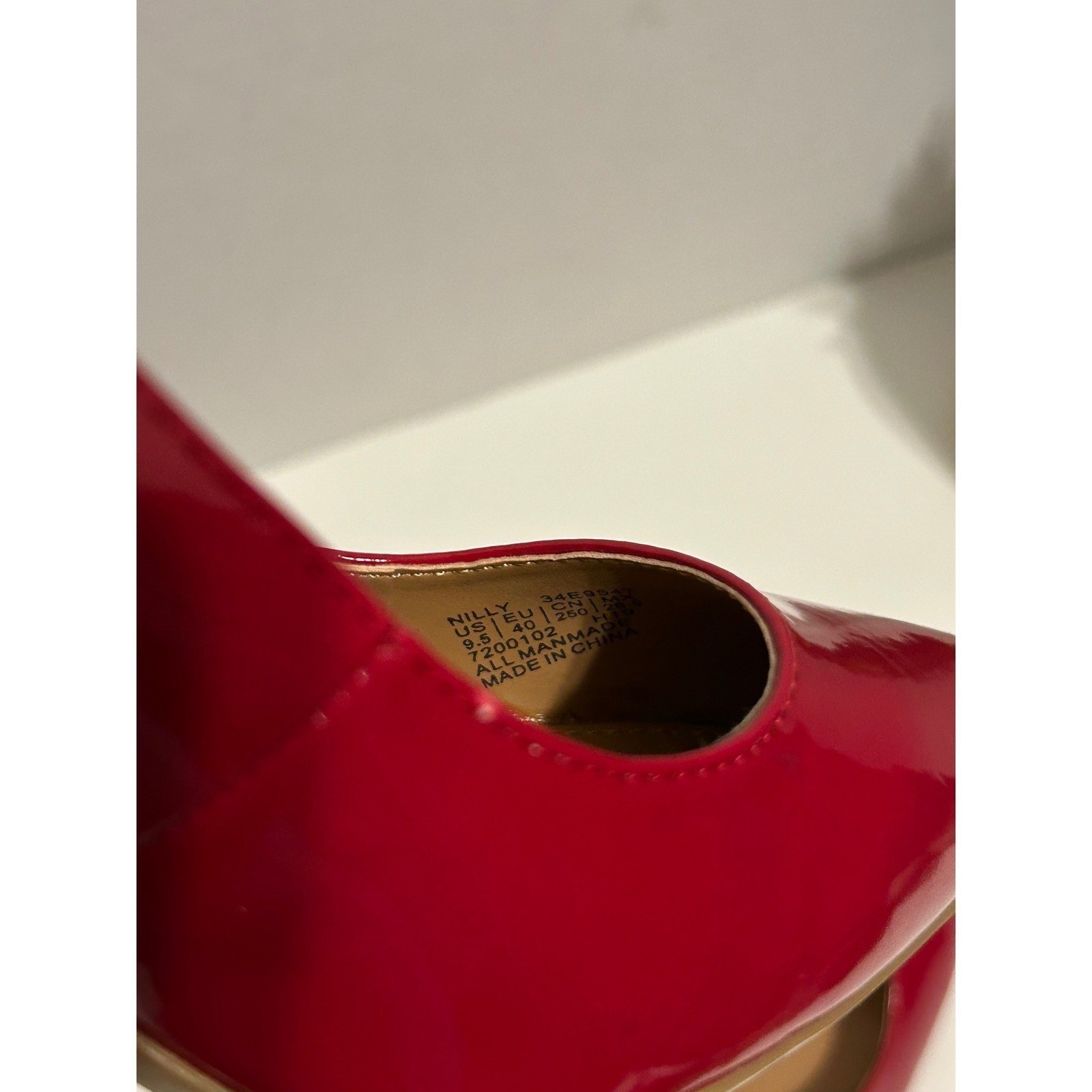 Calvin Klein Nilly Red Patent Pointed Toe Pumps Heels Size 9.5 34E9547