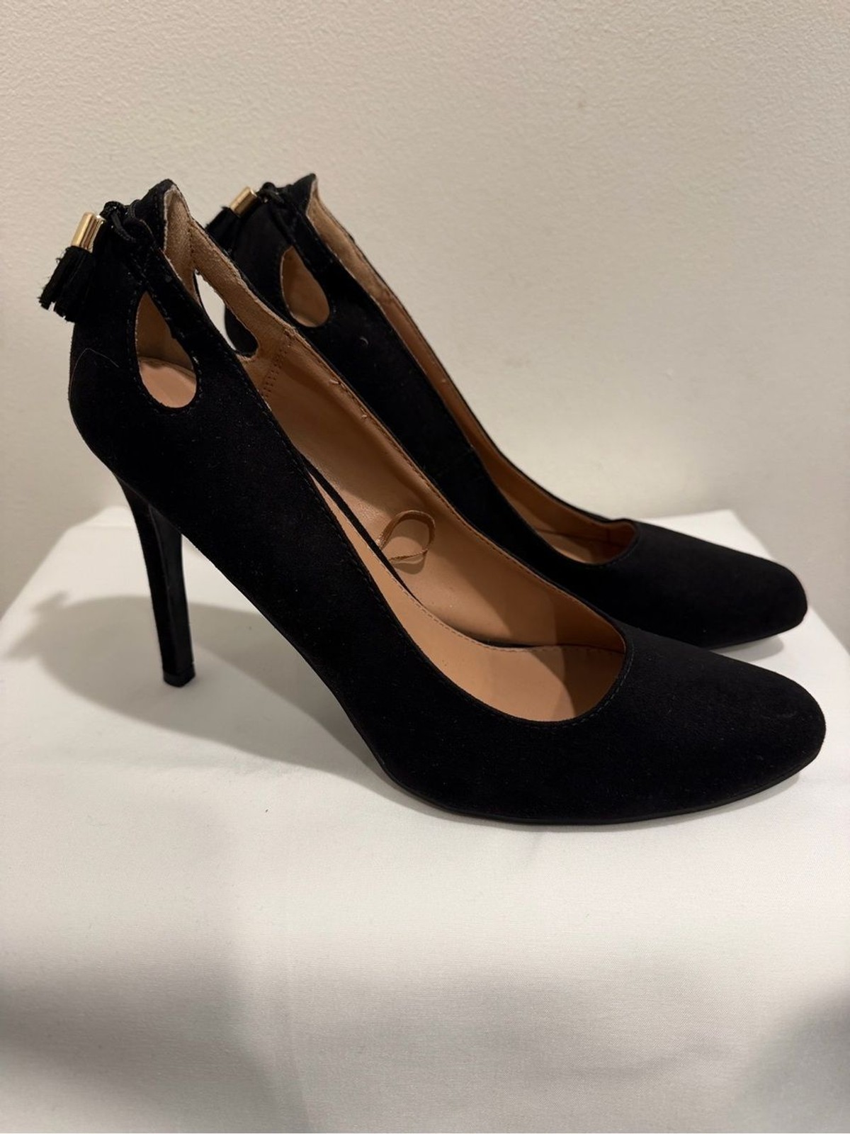 Classic Black Suede Round Pointed-Toe TASSLE HIGH Heels