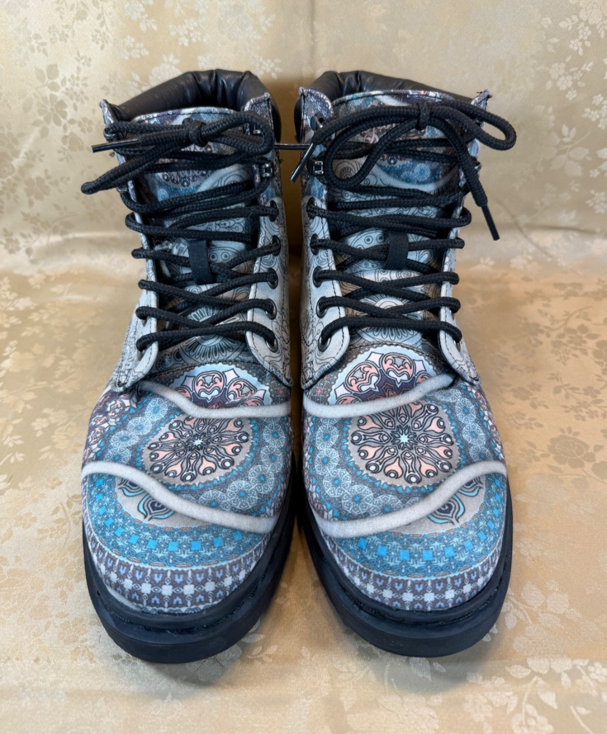 YES WE VIBE Women’s Size 8.5 Gray Boho Lace Up Ankle Boots excellent Condition