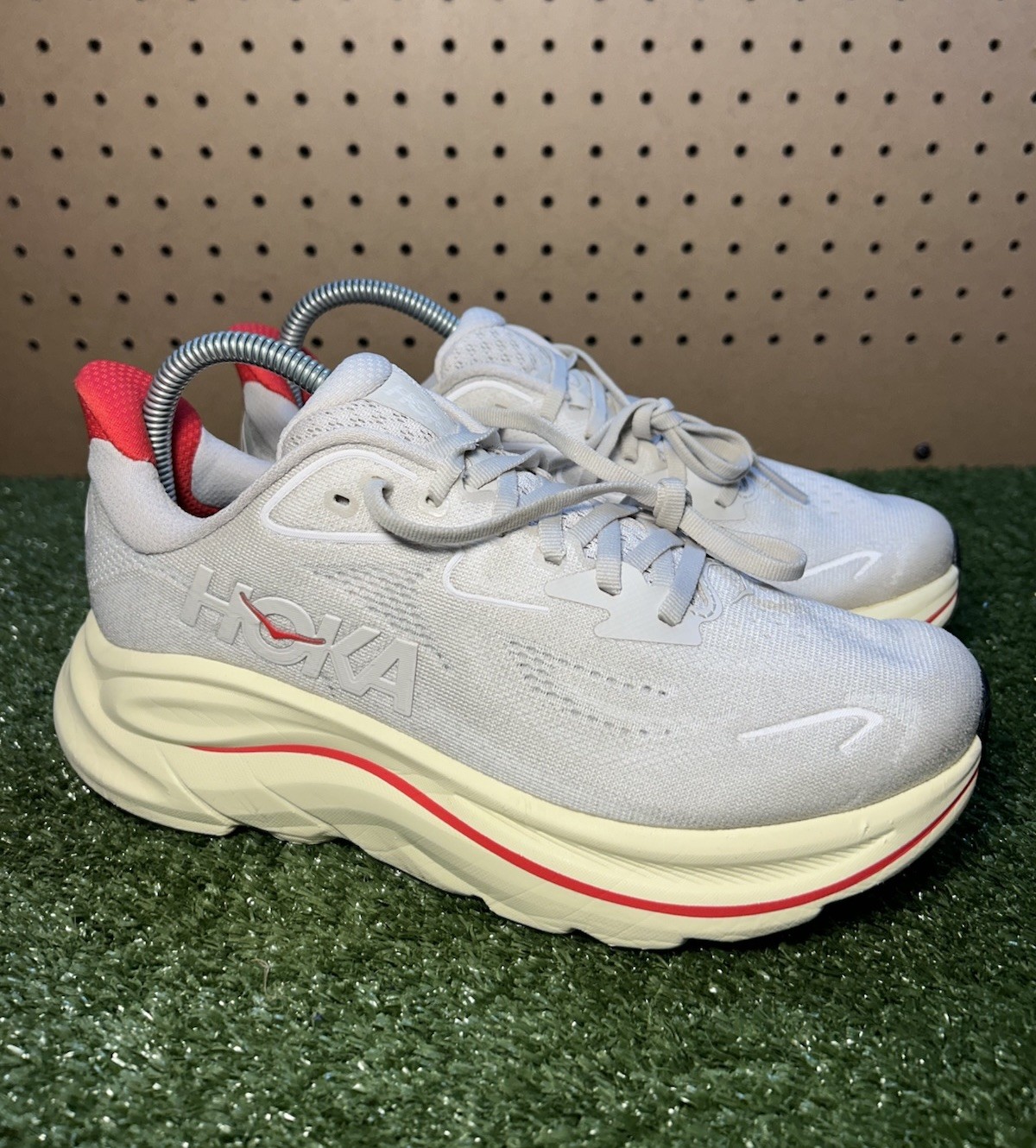 Hoka Clifton 10 Women’s Size 7.5B Stucco Cerise 1162031-SCCC Running Shoes