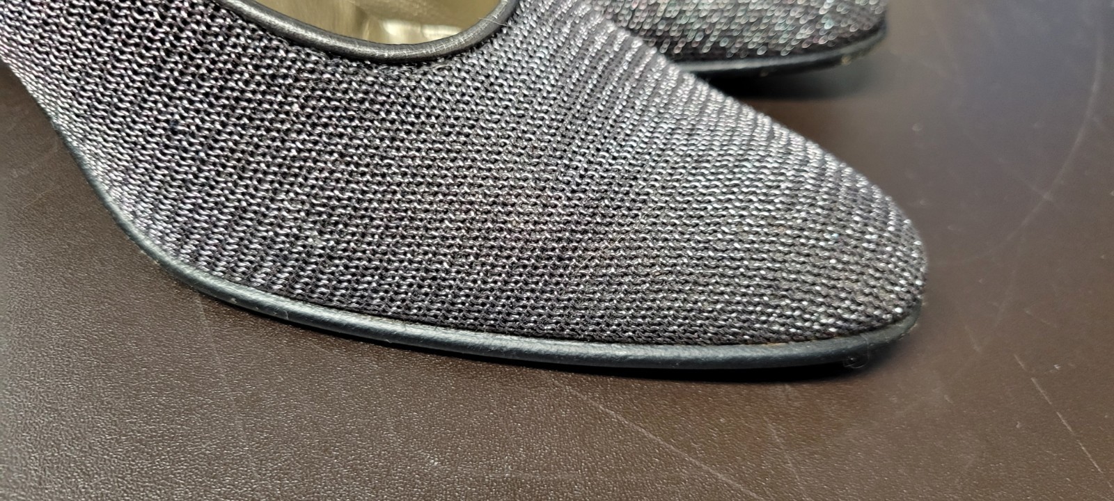 Prevata Italian Made Vero Cuoio Womens 6B Silver Chainmail Look Block Heels