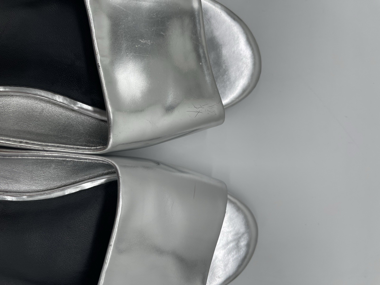 VIA SPIGA Hana Slides Silver Metallic Chrome Flats Open Toe 6.5M Patent Leather