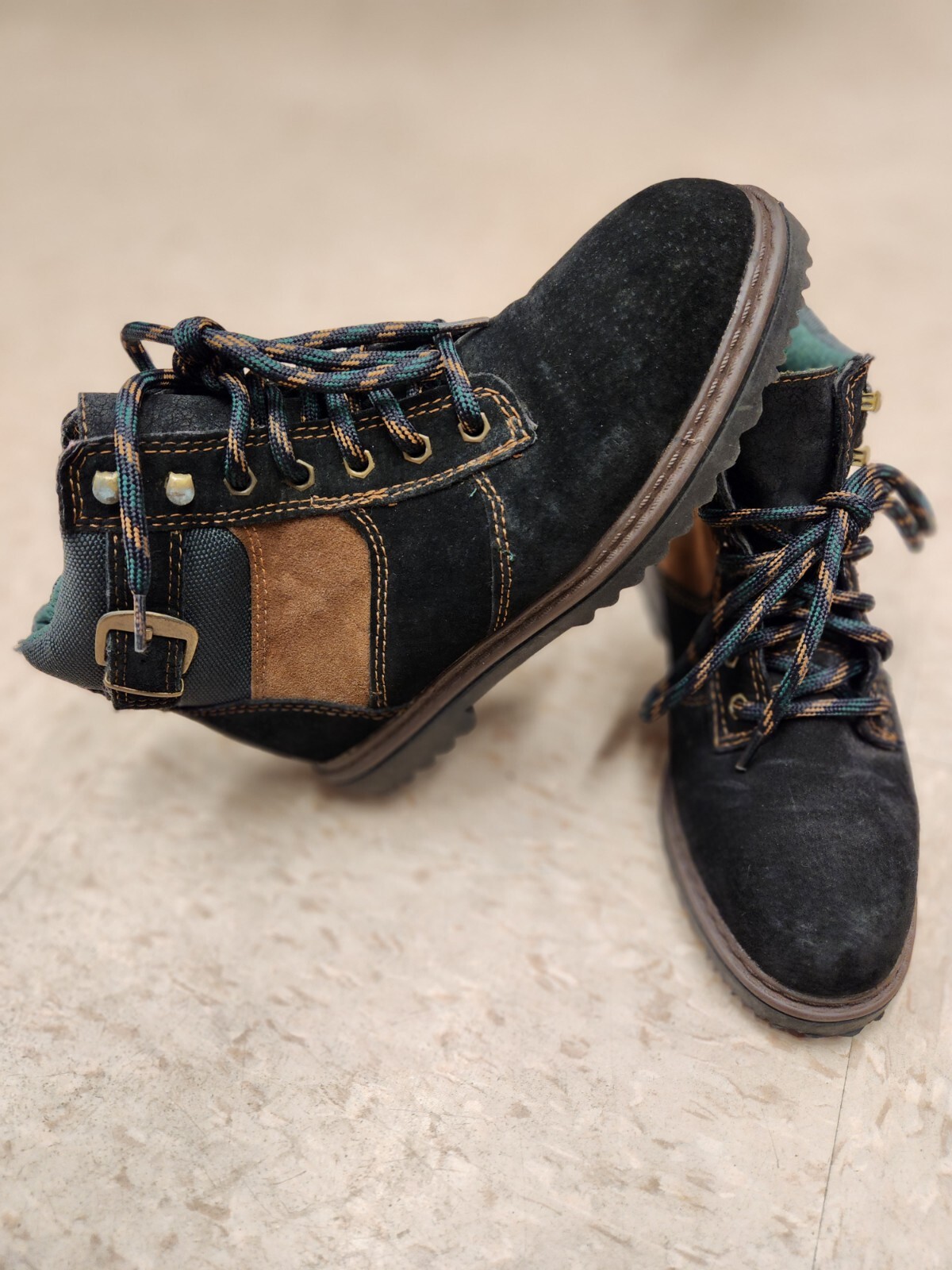90s Vintage Rugged Green Brown Black lace up Leather Ankle Boots sz 7