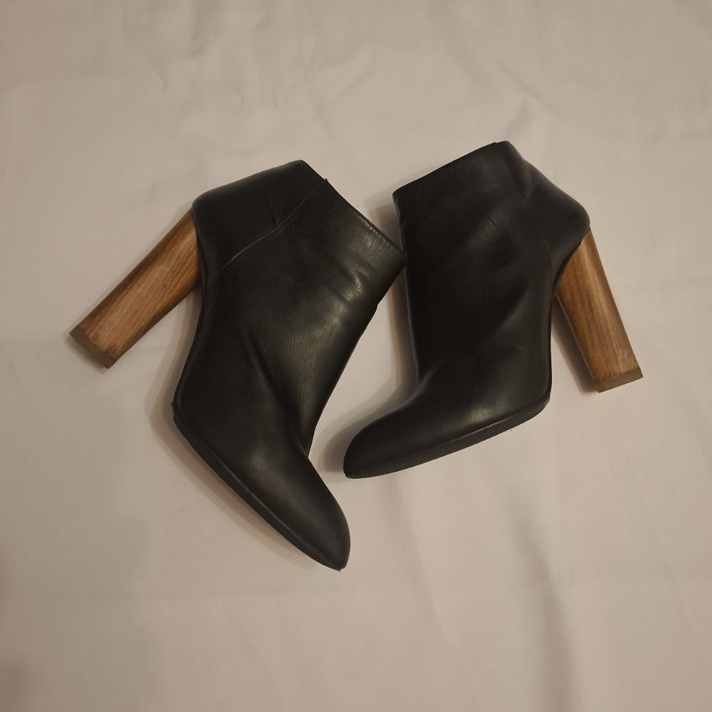 Saint Laurent YSL Black Leather Ankle Bootie Side Zip Block Heel EU 37.5