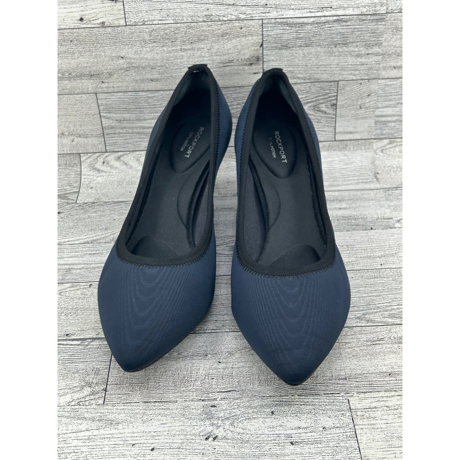 Rockport Total Motion Navy Blue Pointed Toe Heel Pumps Classic Business Casual