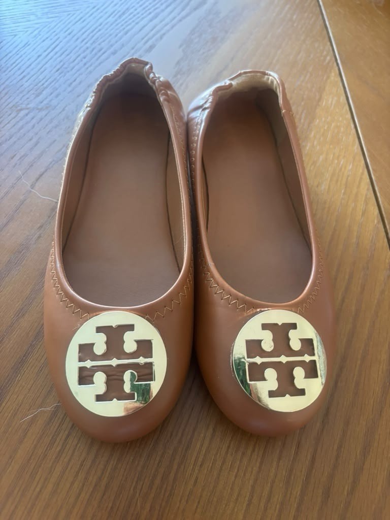 Tory Burch 32880 Royal Tan Minnie Travel Flat with Metal Logo 38 / 7.5