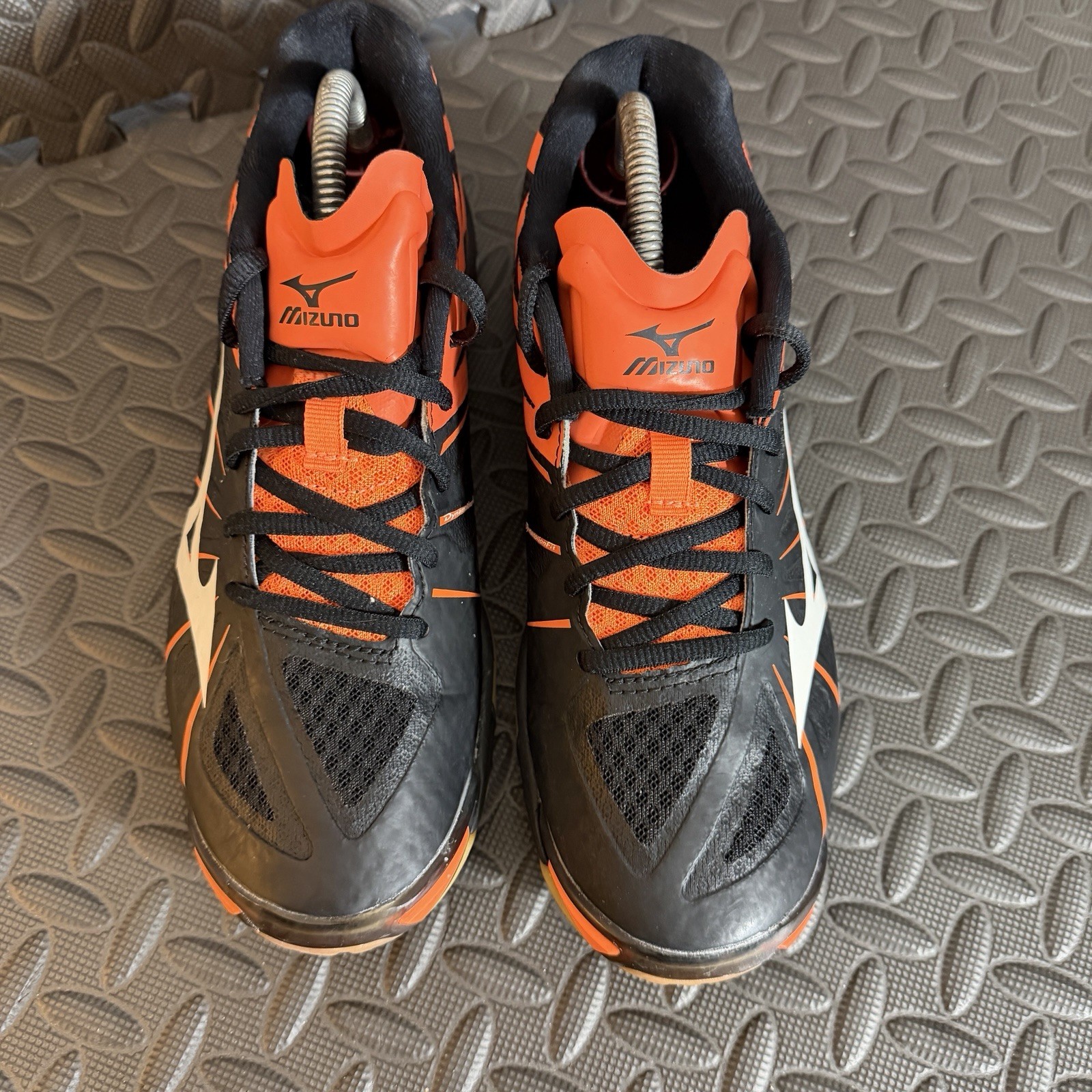 Mizuno Wave Lightning Z2 Orange/Black Volleyball Shoes Women Size 8.5 Excellent