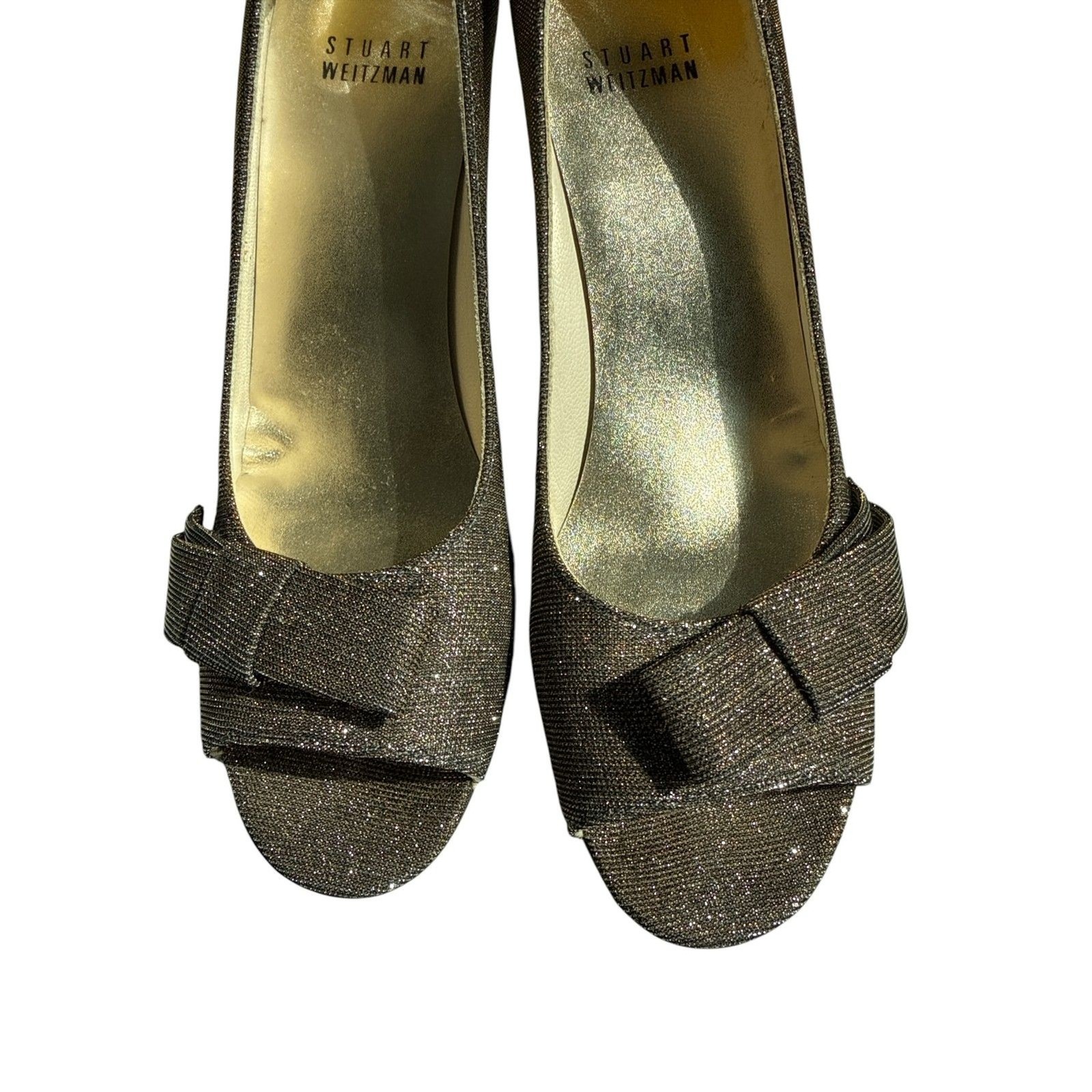 Stuart Weitzman Metallic Glitter «Bowover» Peep Toe Pump 7N EUC $398