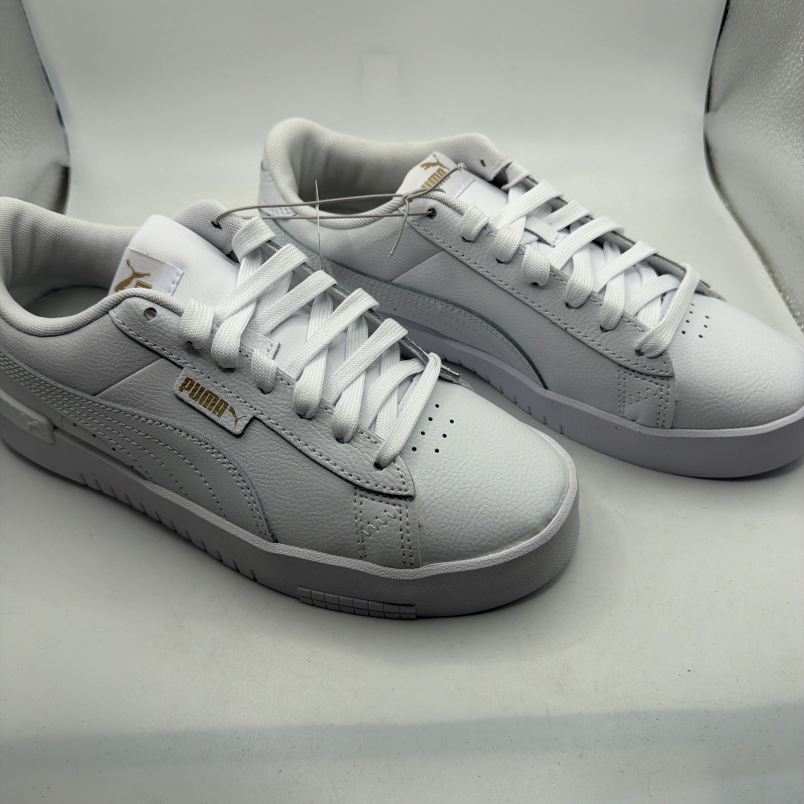 PUMA «Court Sneaker» Women’s Retro Walking Tennis Shoe. Size 8.5. Authentic,NEW