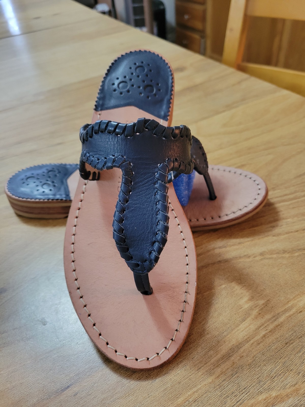 Navy Blue 100% Leather Flat Thong Sandals By JACK ROGERS sz 6. Very Clean