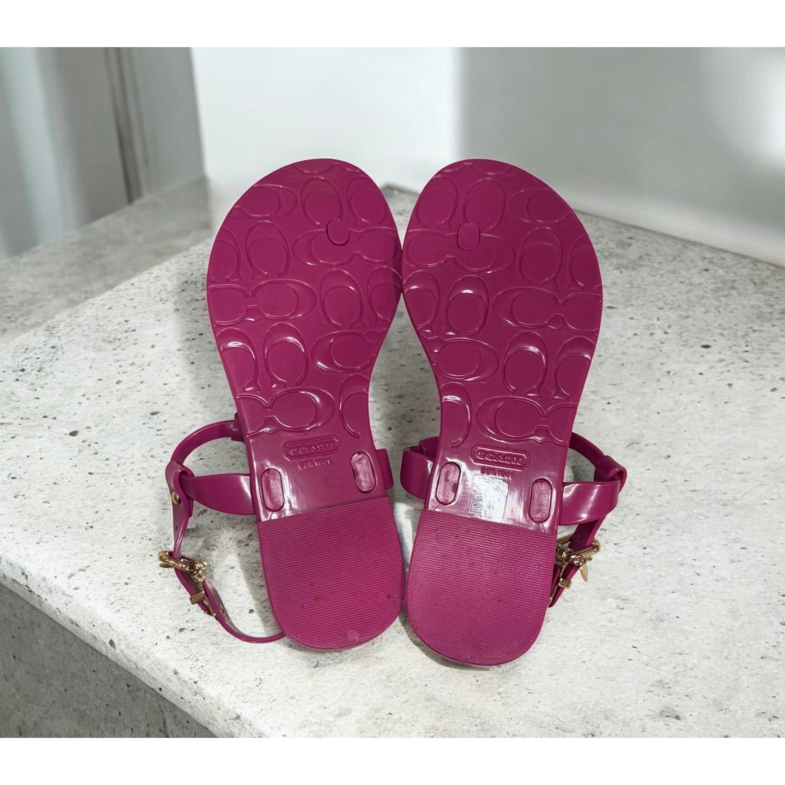 Coach A8875 Pier Jelly Thong Sandal Size 5B