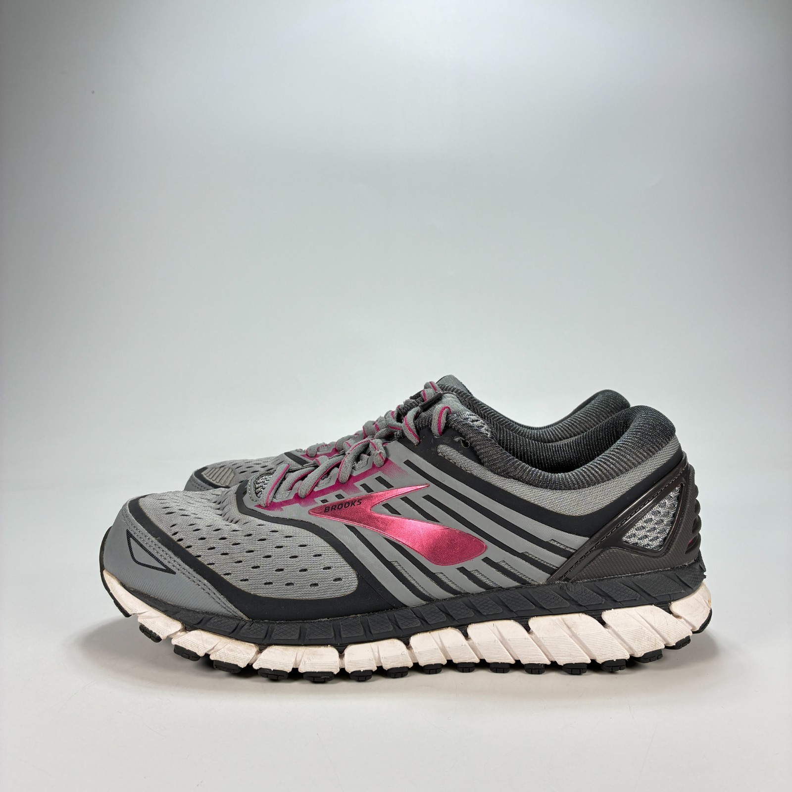 Brooks Ariel 18 Gray Pink Stability Running Shoes 1202712E091 Women’s Size 9