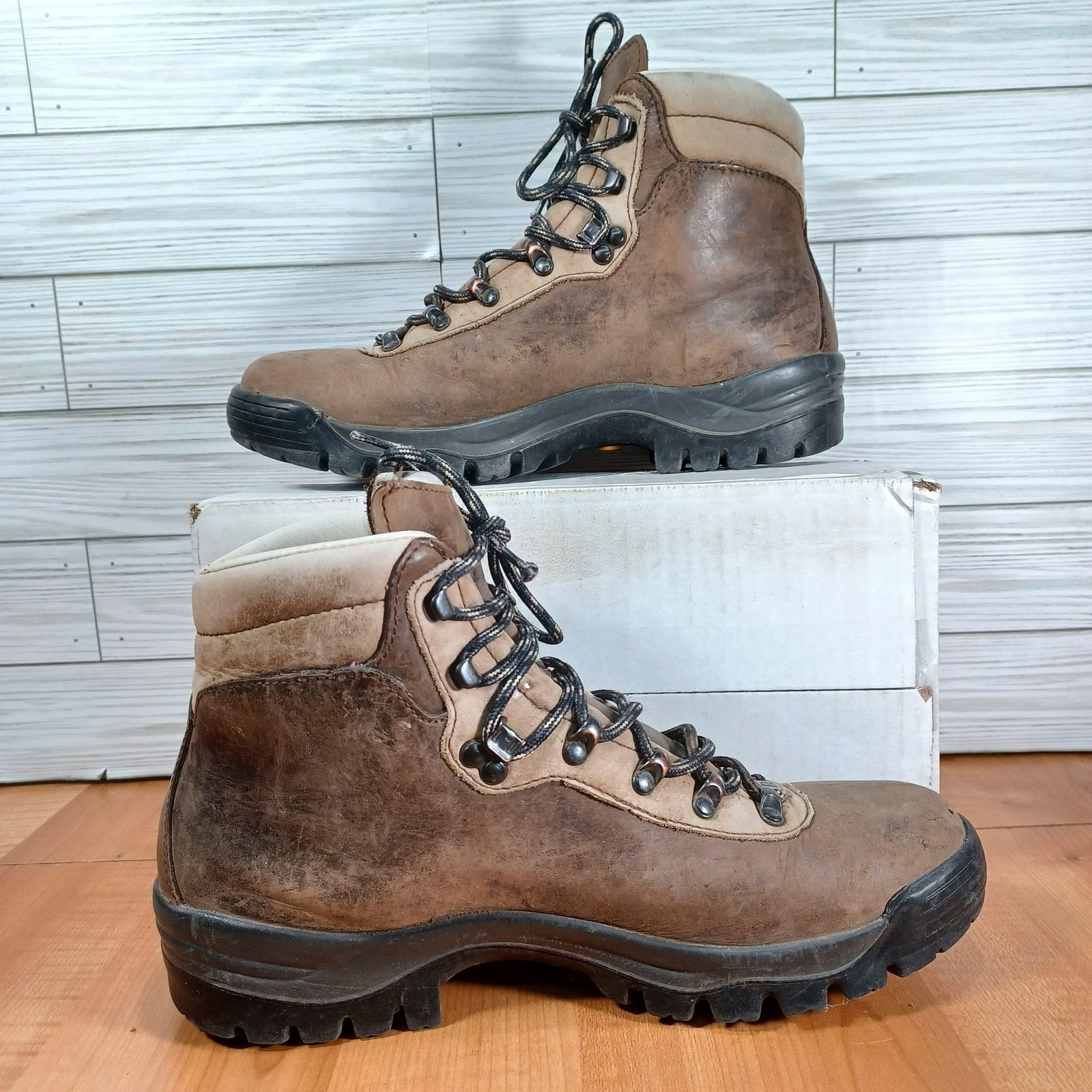 Vintage Raichle REI Boots Womens 9.5 M Distressed Mountaineering Made Hungary