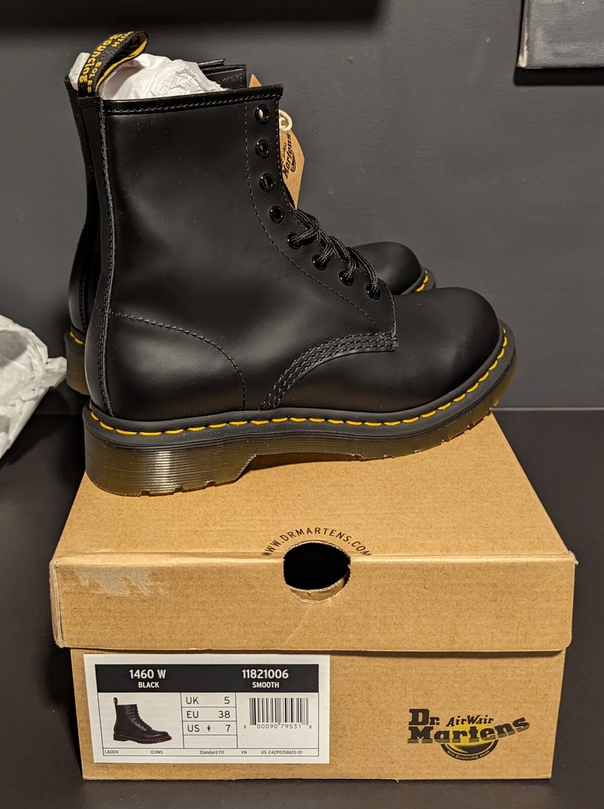 Dr. Martens Women’s 1460 8 Eye Leather Boots 11821006 BLACK SMOOTH Size 7 – NIB