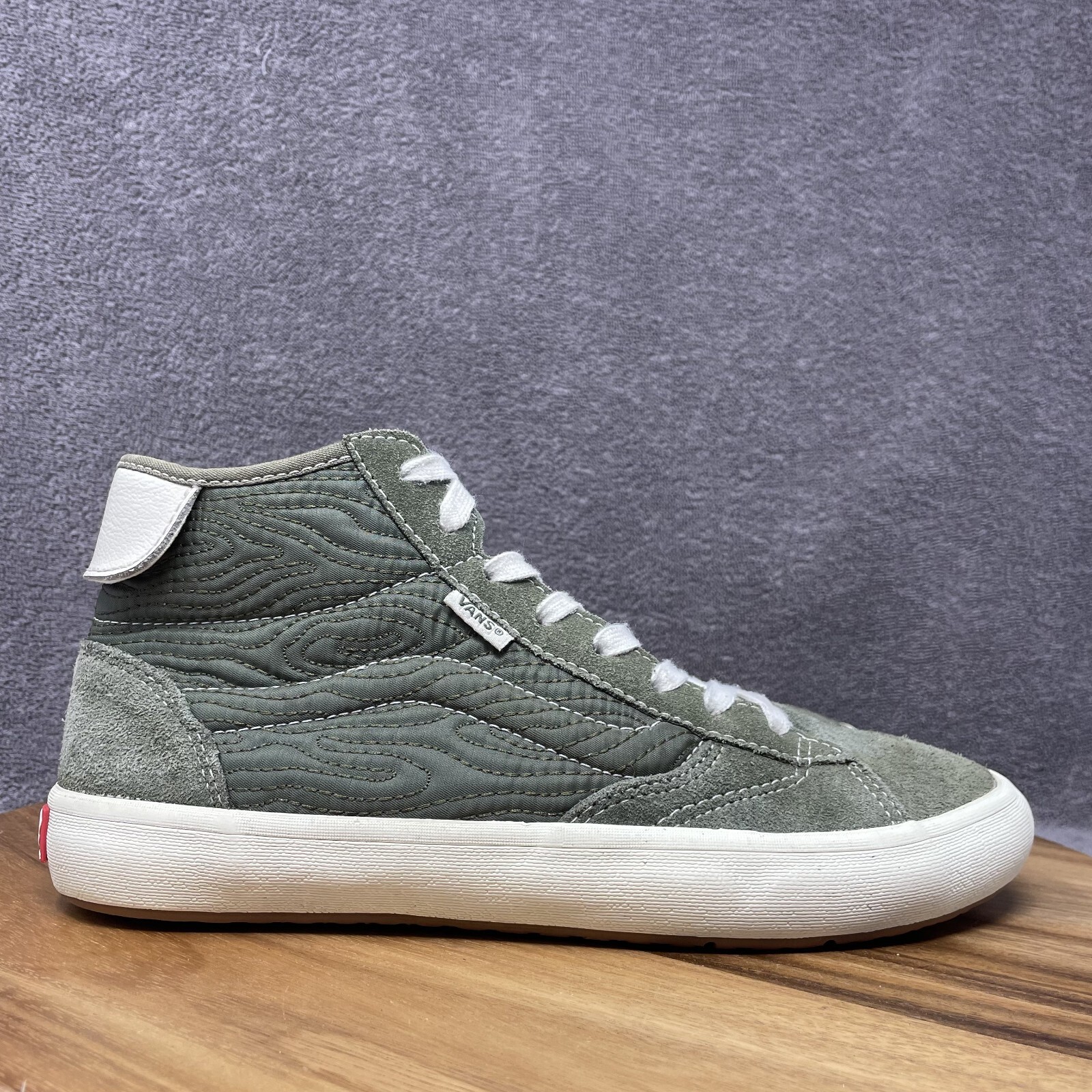 Vans The LIzzie Quilted High Top Sneakers Women’s 9.5 Grape Leaf Green Shoes