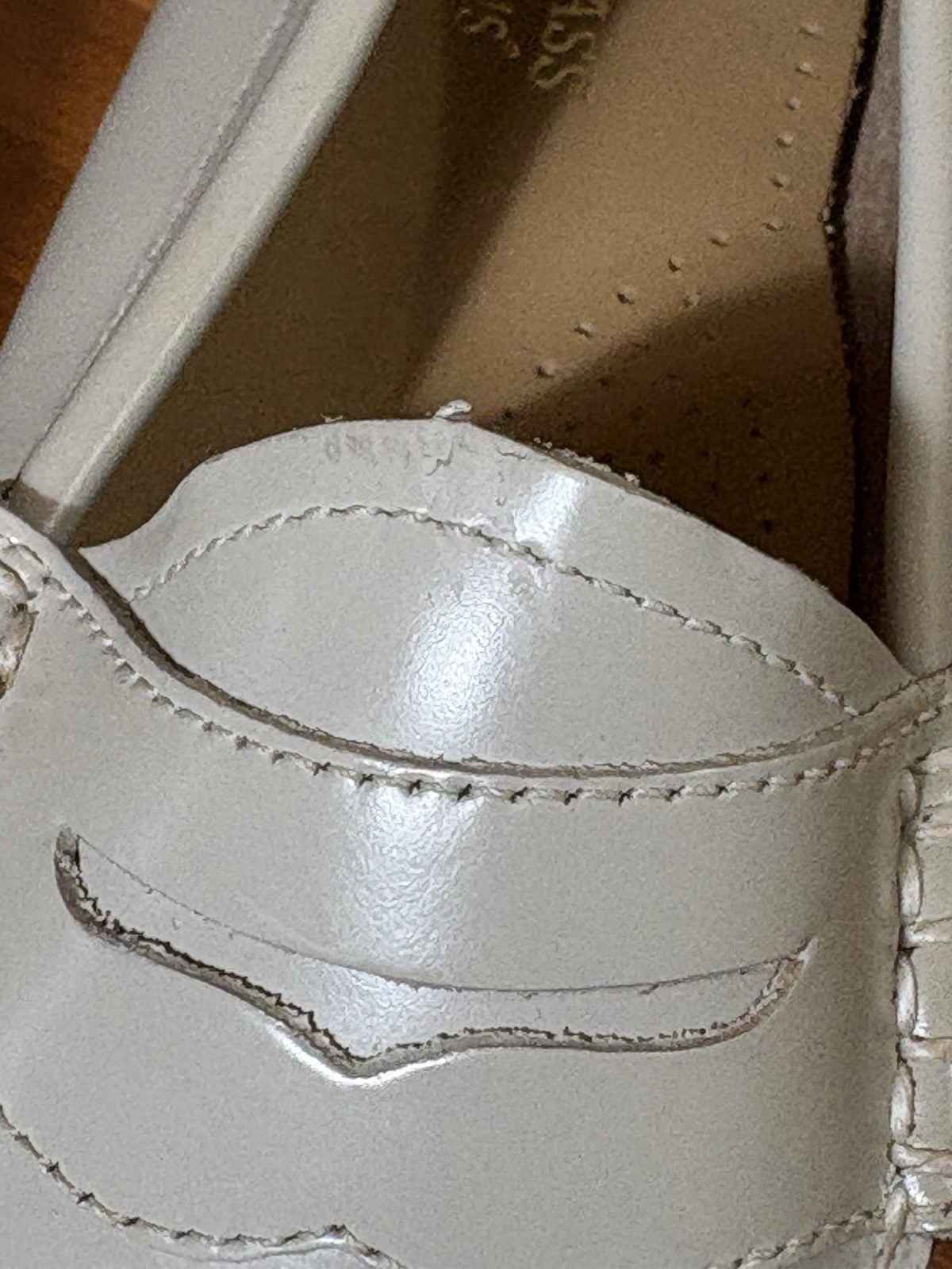 GH Bass Weejuns Whitney Womens 9M Beige Patent Penny Loafers ALL Leather